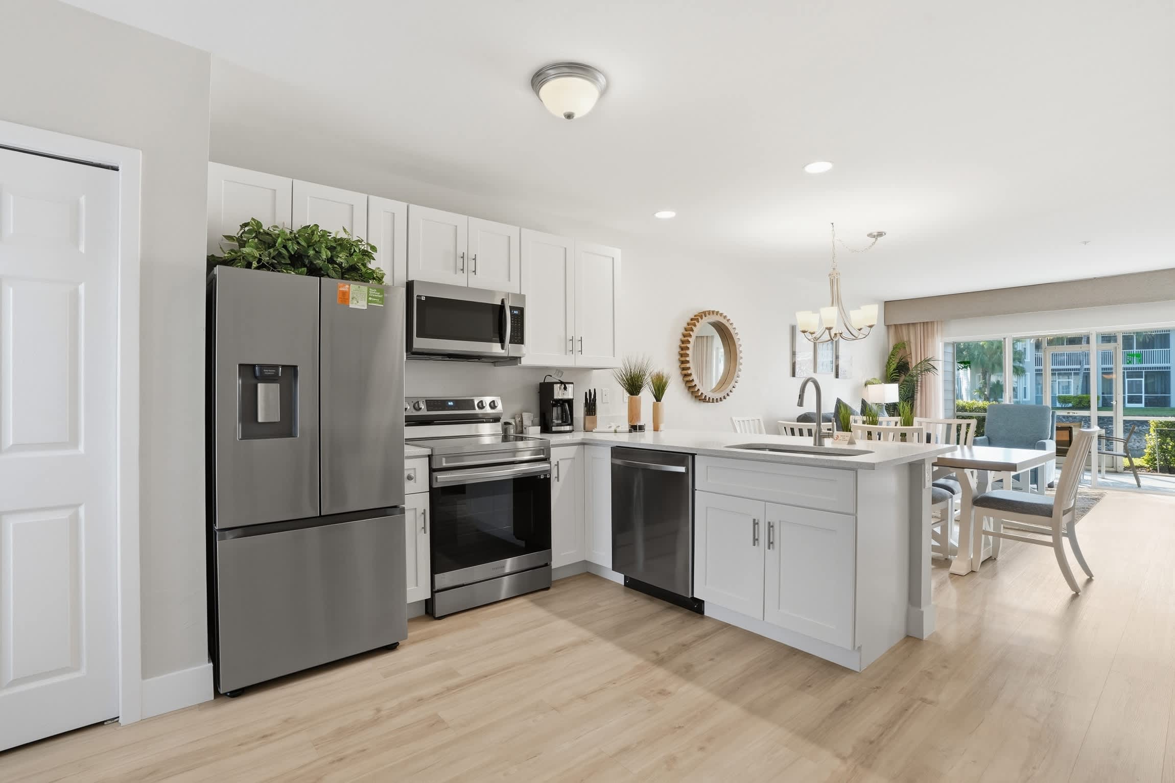 113 Unique Floor Plan Lake and Fountain View | Photo 2