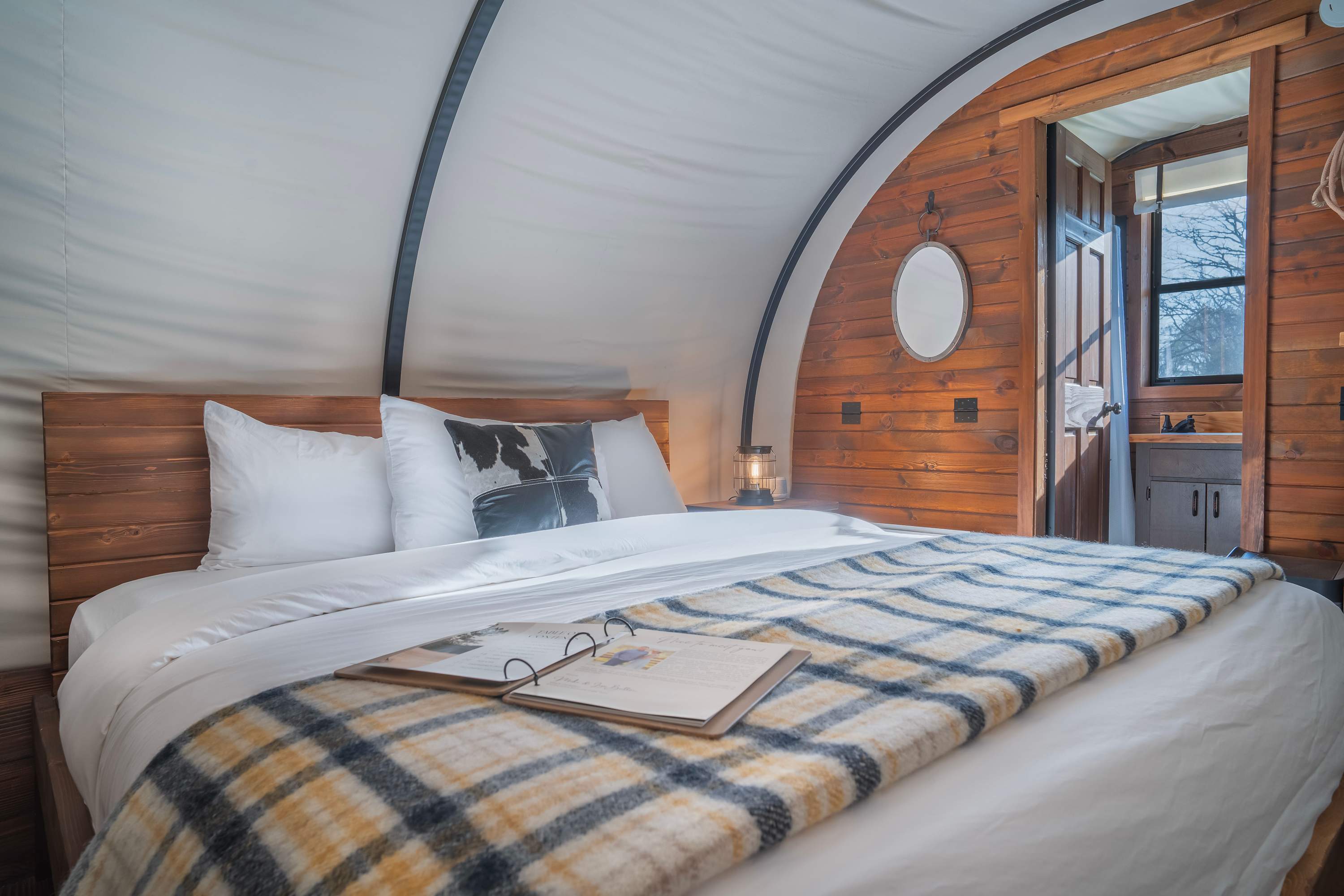 Romantic Glamping Wagon | Ranch & Hiking trails