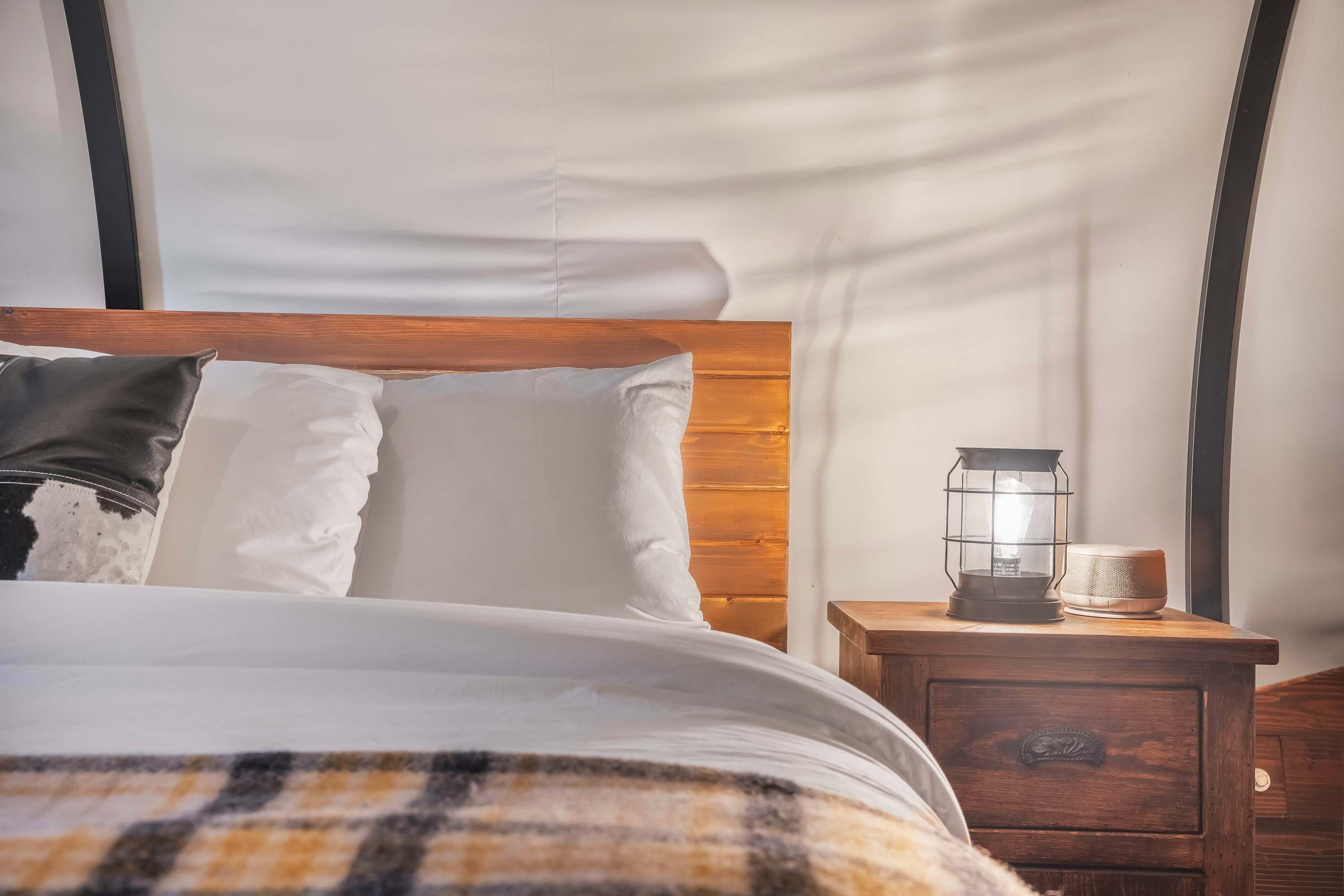 Romantic Wagon Escape | Lake Access & Pickleball