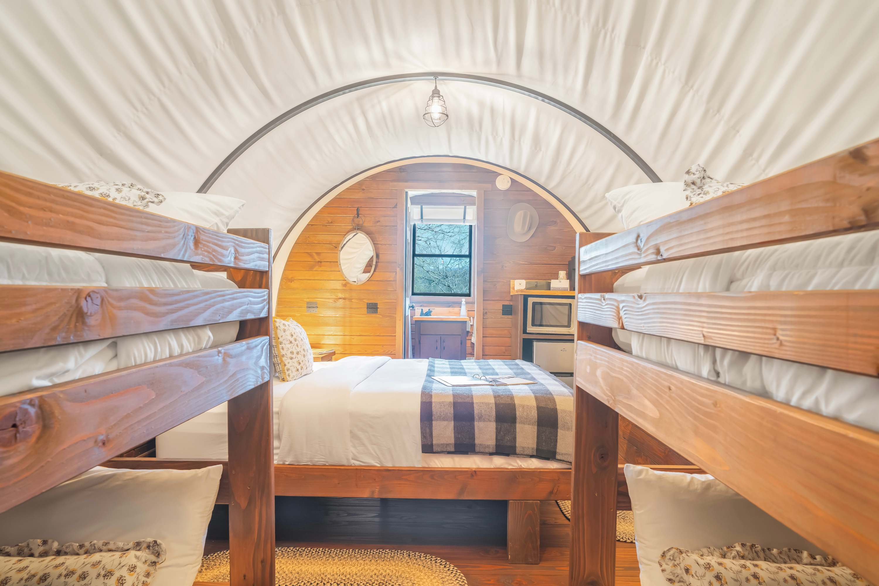 Wagon with Lake Access, Fishing, Pickleball