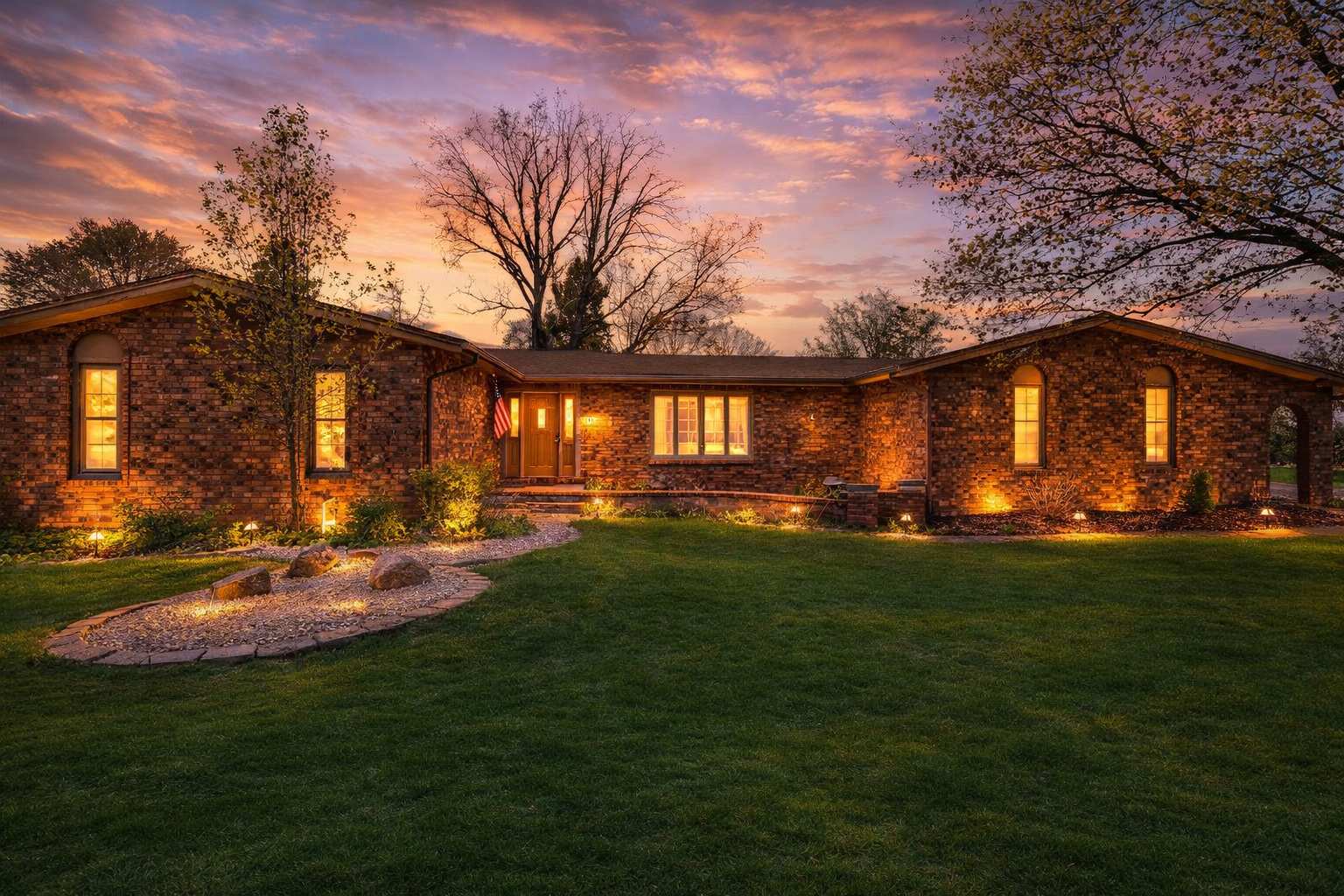 Near Shopping & Dining- The South Bend Bungalow — Granger, IN — vacation rental