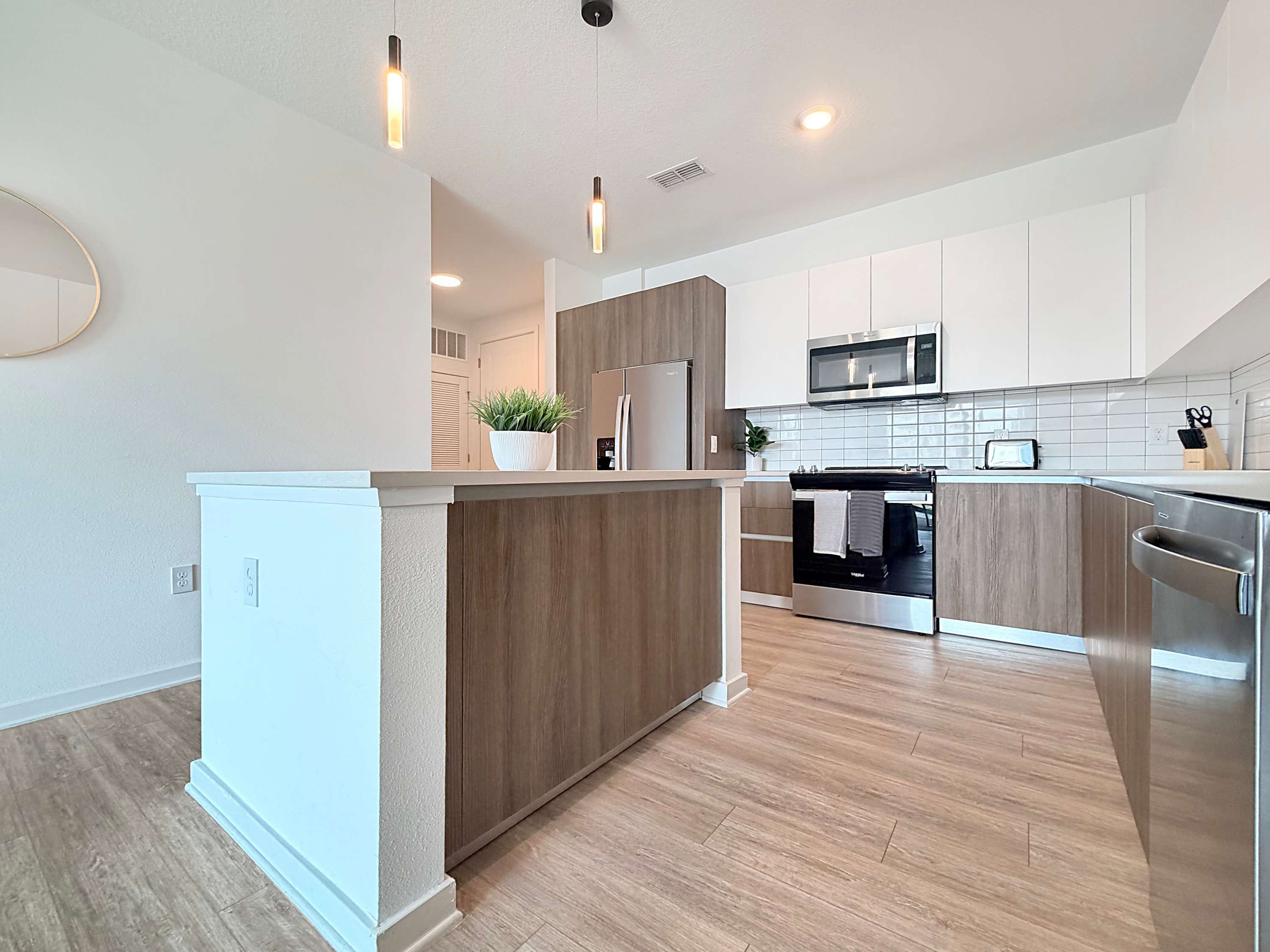 Luxury 1st Floor 2 BR Lakewood Ranch, Water Views