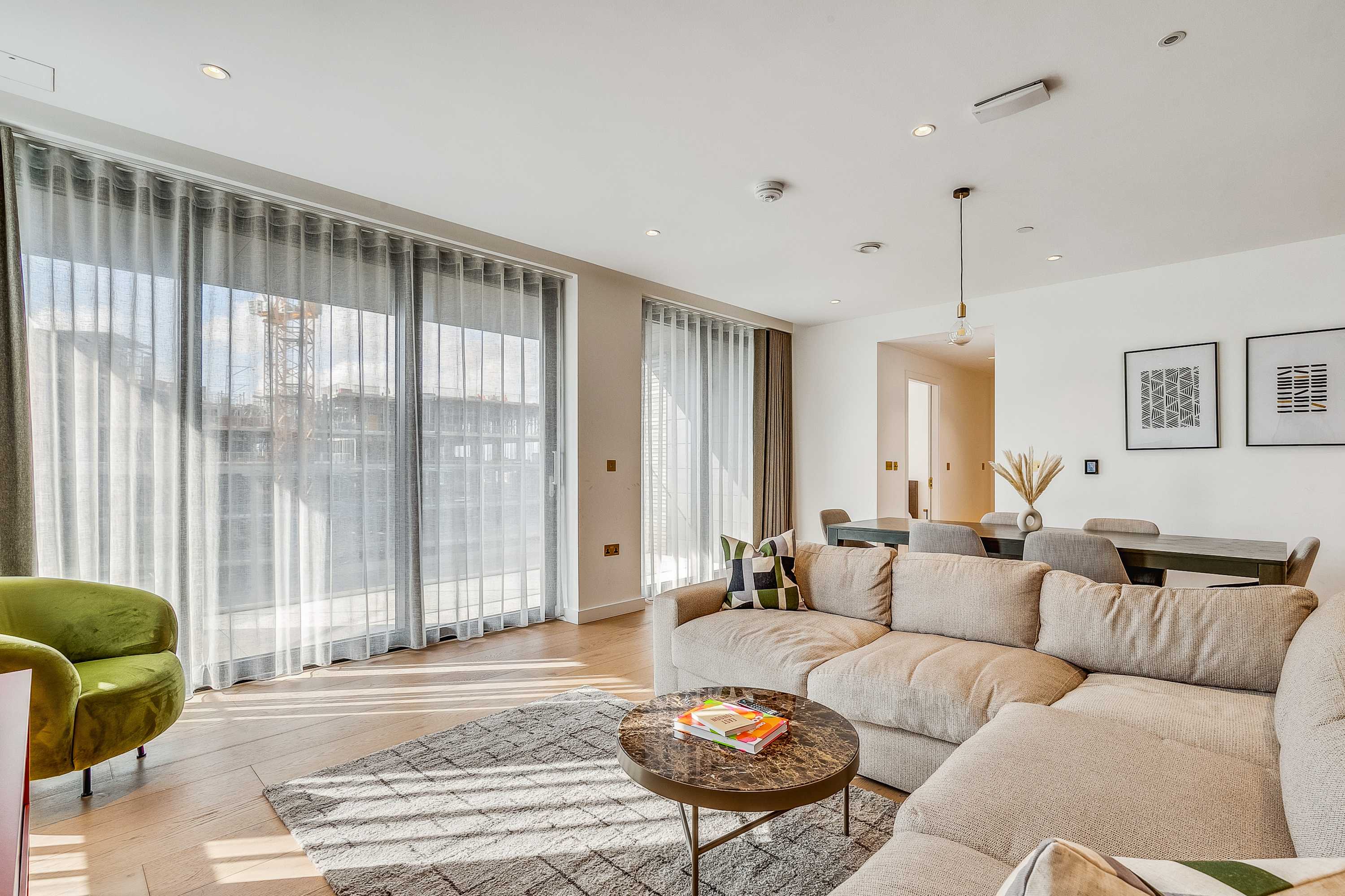 3 Bedroom with King and Single beds and 2 Bathrooms