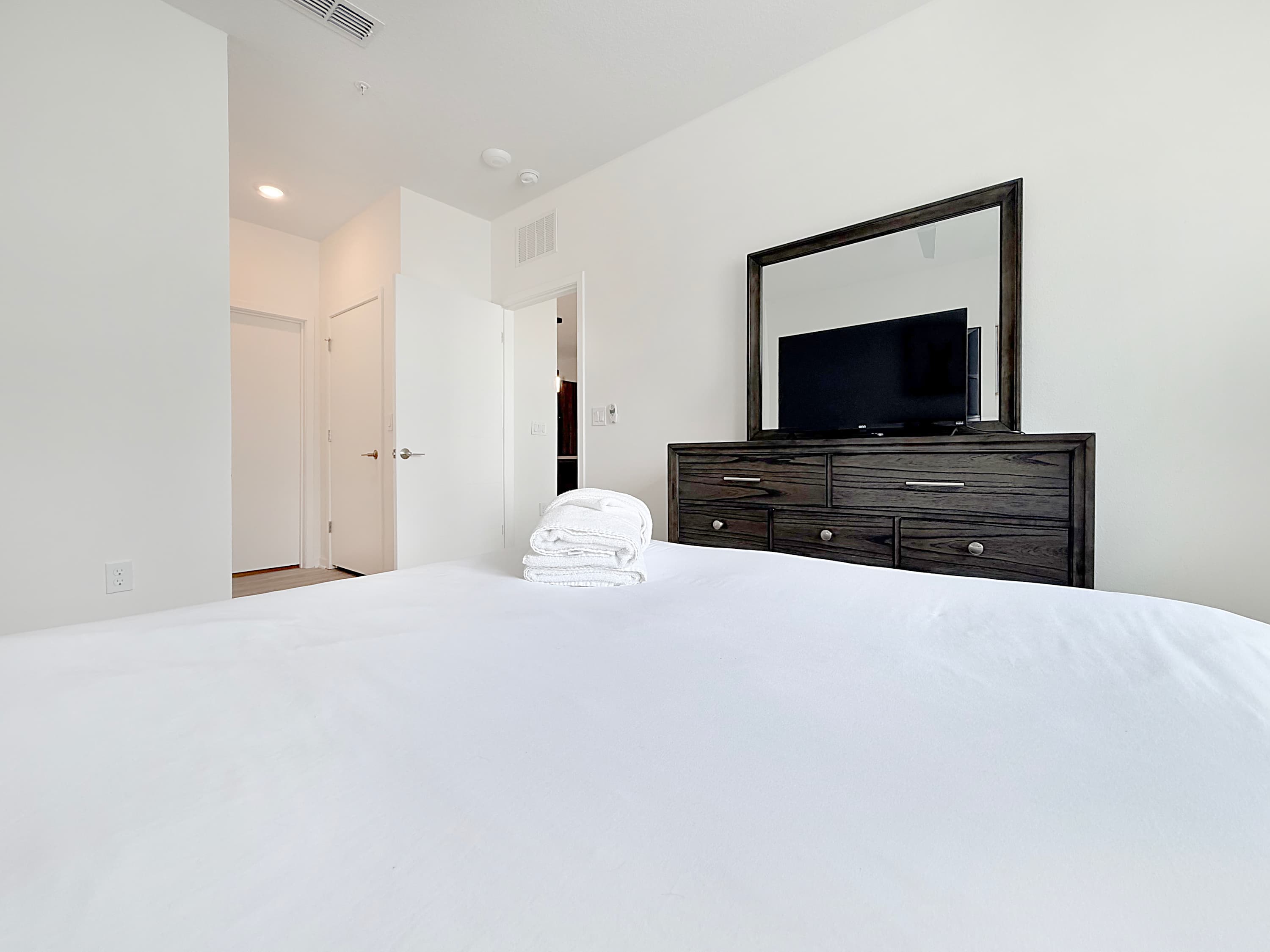 Brand New Luxury 1st Floor 2 BR Lakewood Ranch