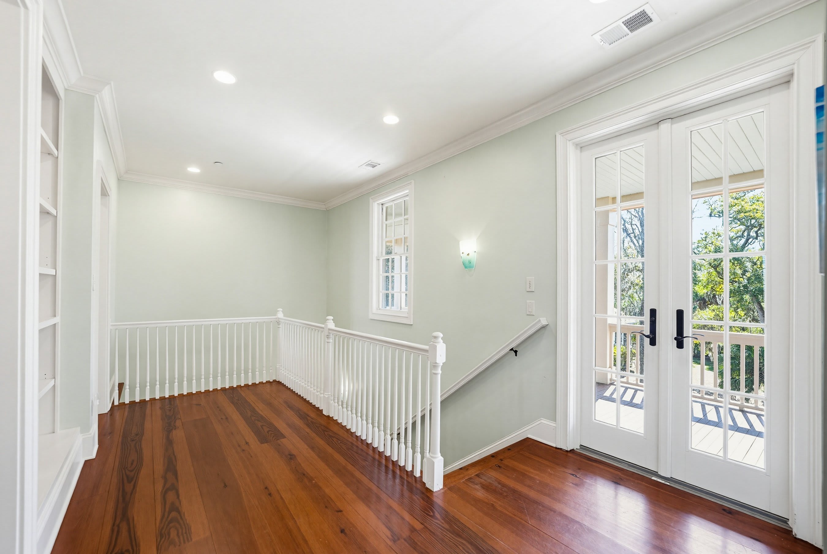 Landing to 2nd Level to Bedrooms