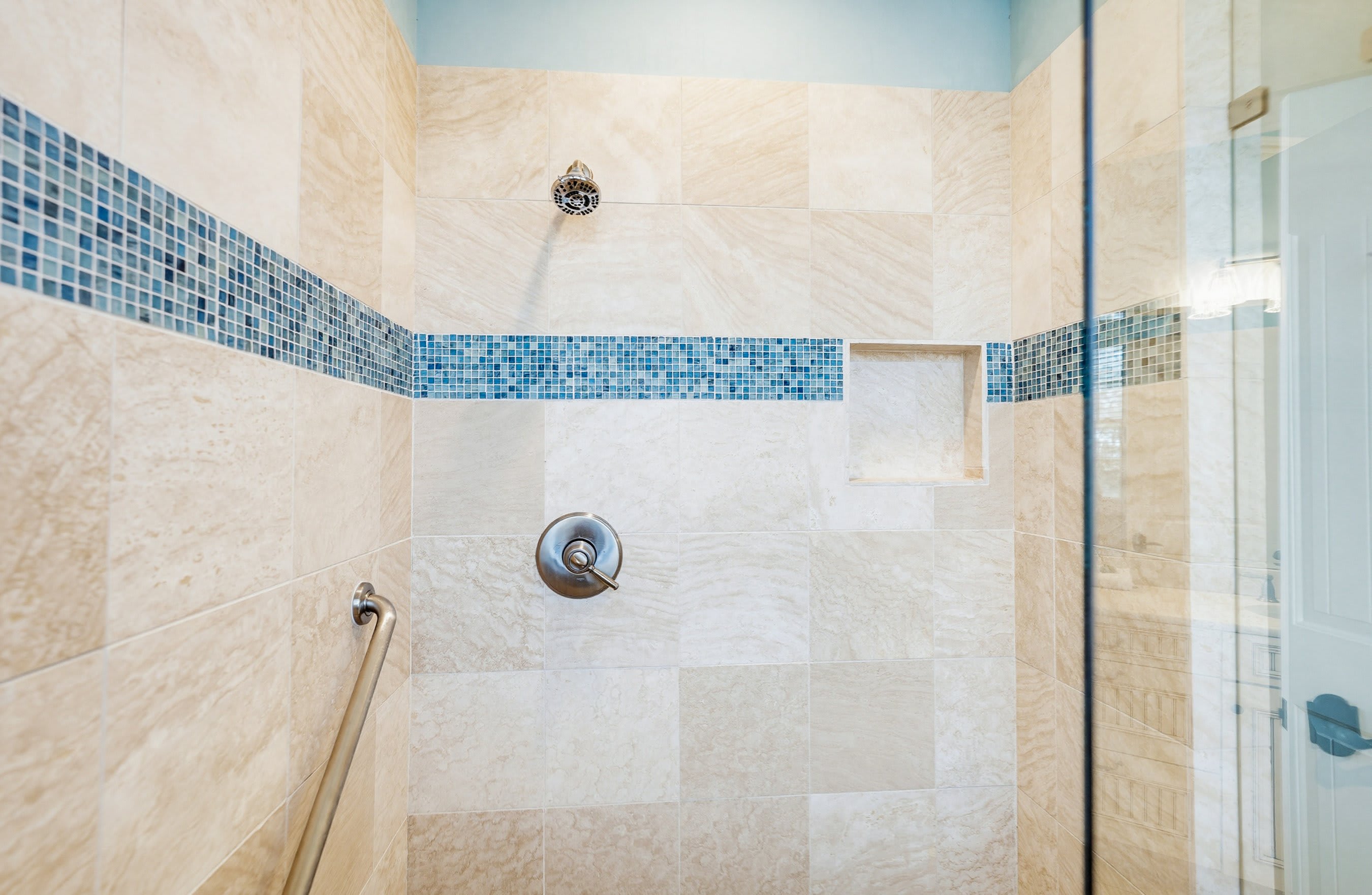 2nd Level Primary Full En Suite Bathroom with Walk-in Shower