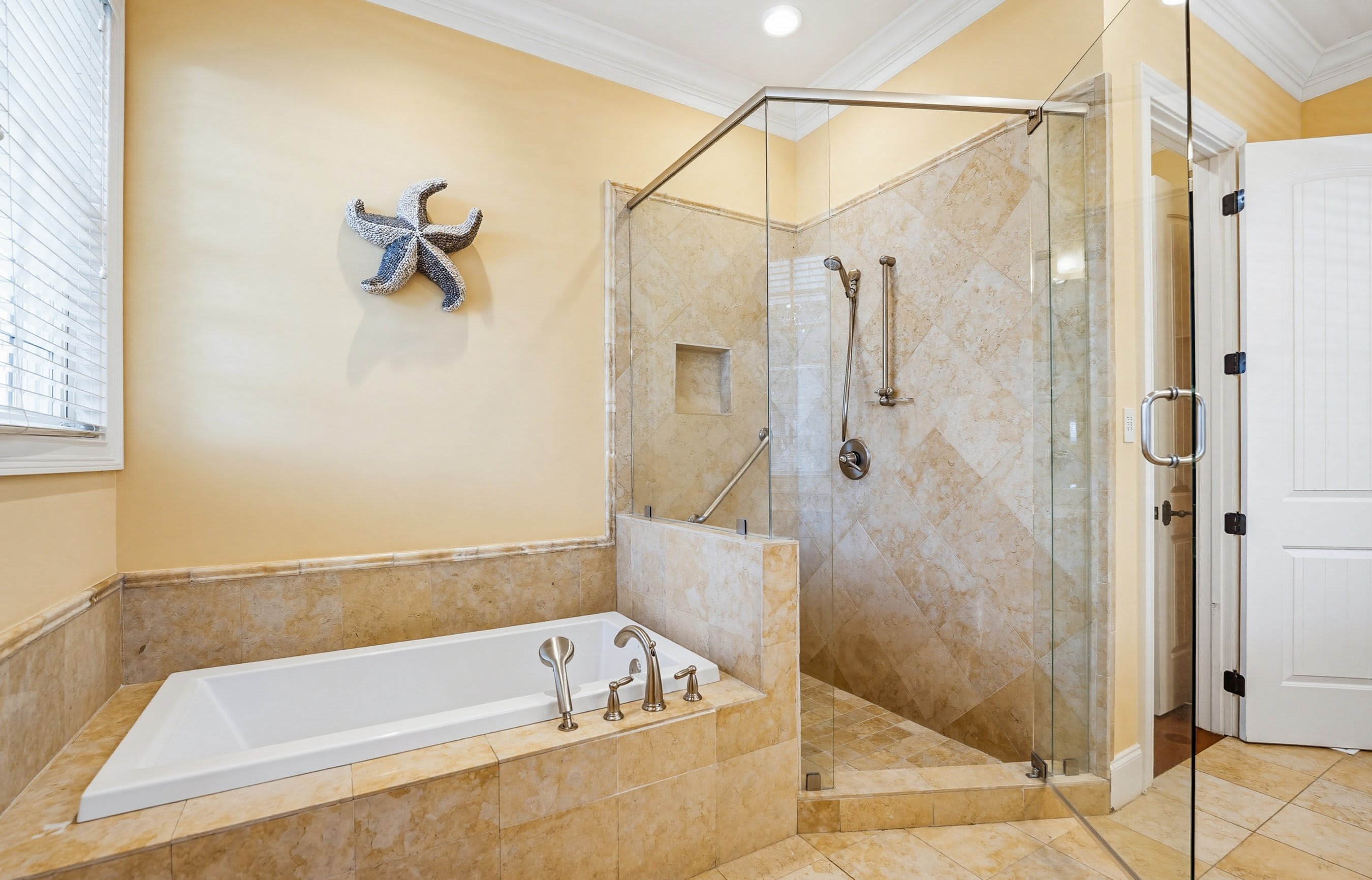 1st Level Primary Full En Suite Bathroom with Garden Tub and Walk-in Shower