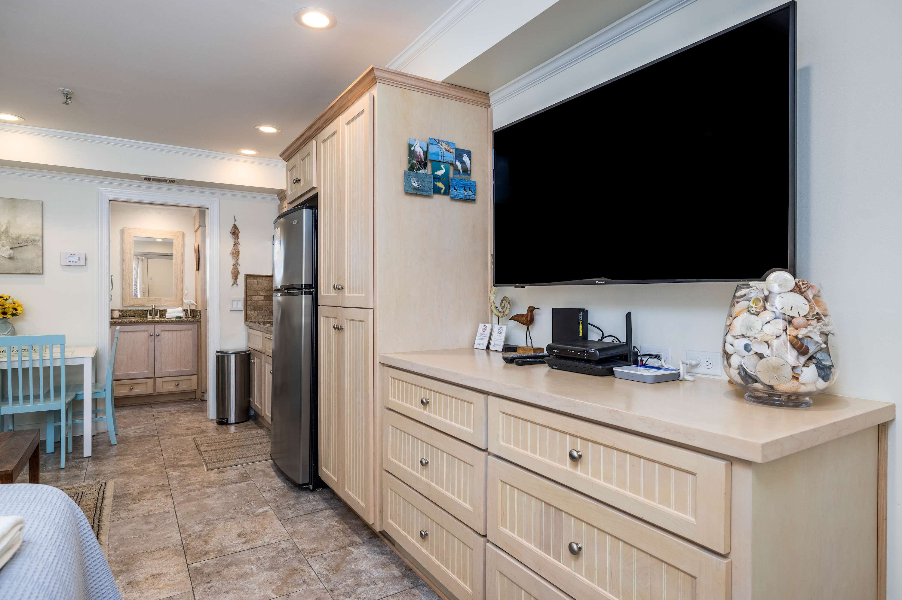Bedroom Area with Smart TV and Hargray Cable Live TV