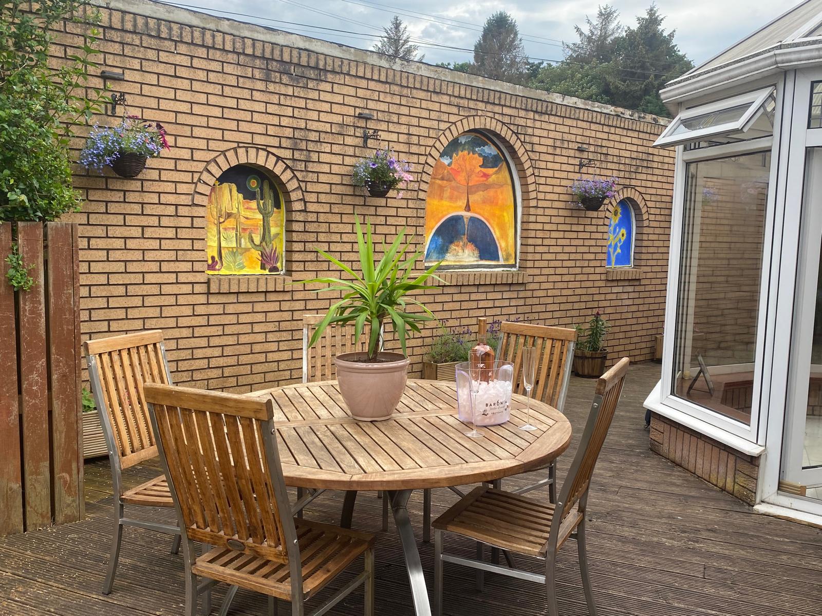 Corner View - Welcoming family home with hottub. in 12 Moore Drive G61 2QY - Property image 27 - VivreStays