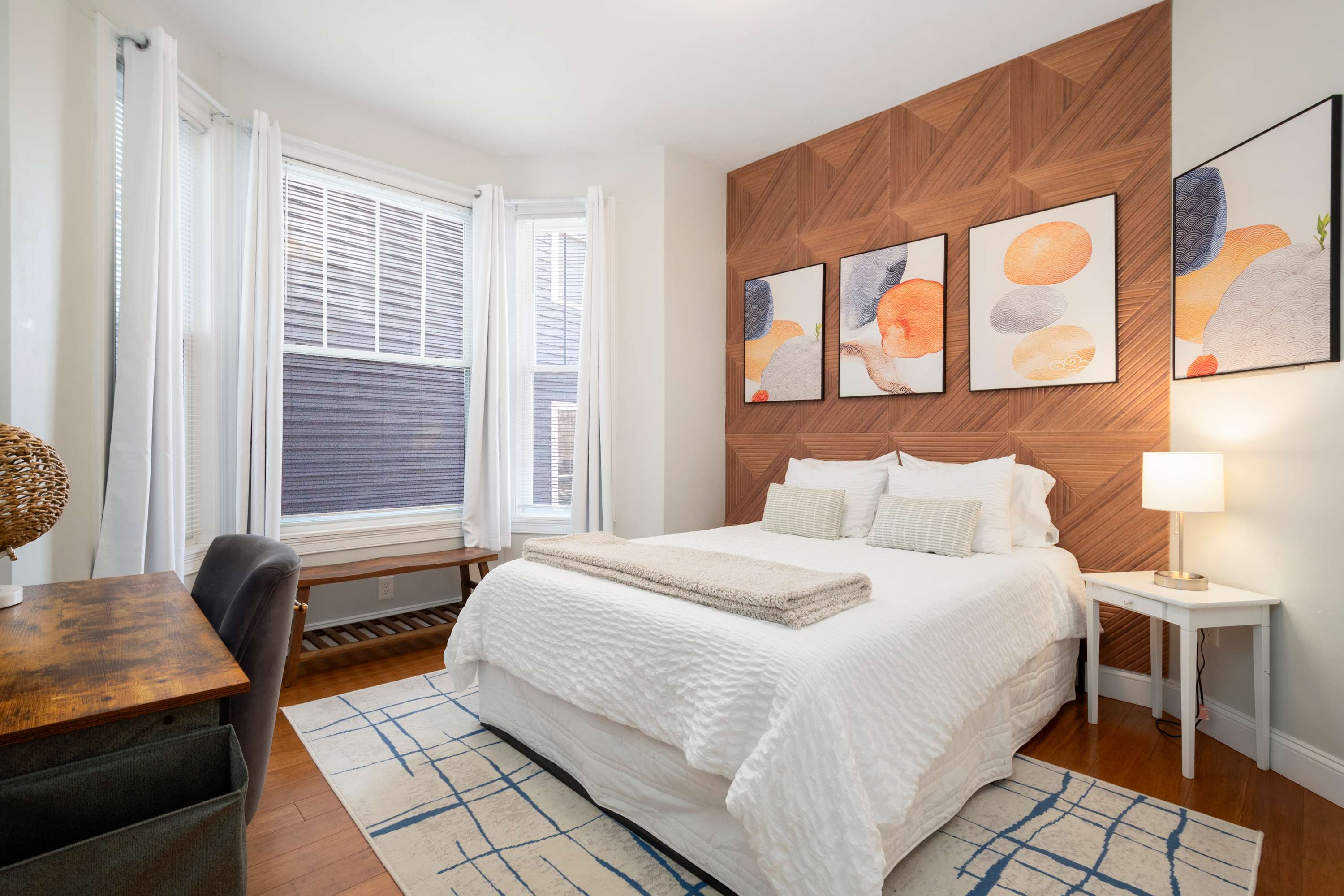 Jennifer’s Chic 2nd Floor Apt Private Deck w/Views — Providence, RI — vacation rental