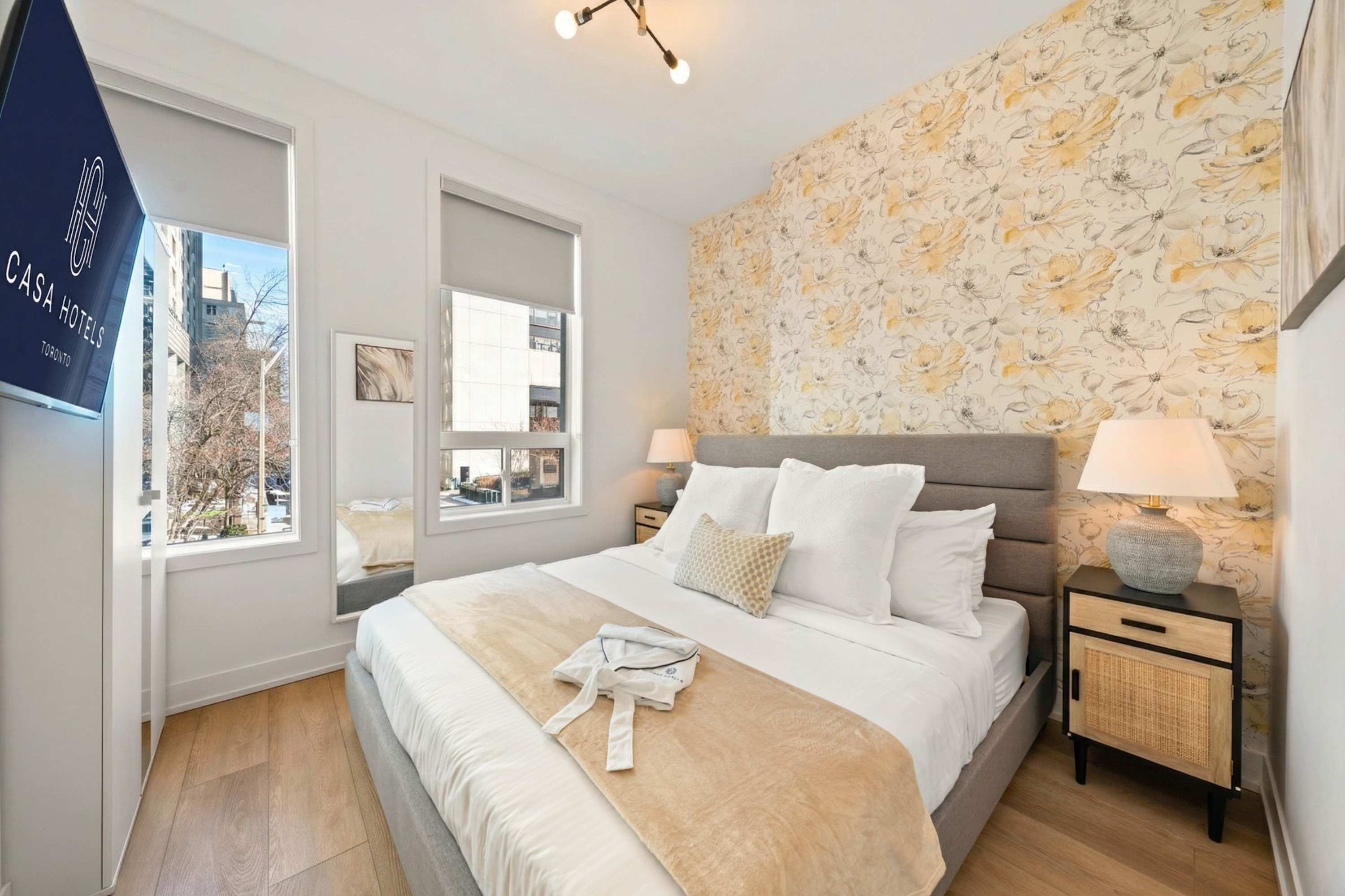 The McCaul by Casa Hotels Modern Suite 5