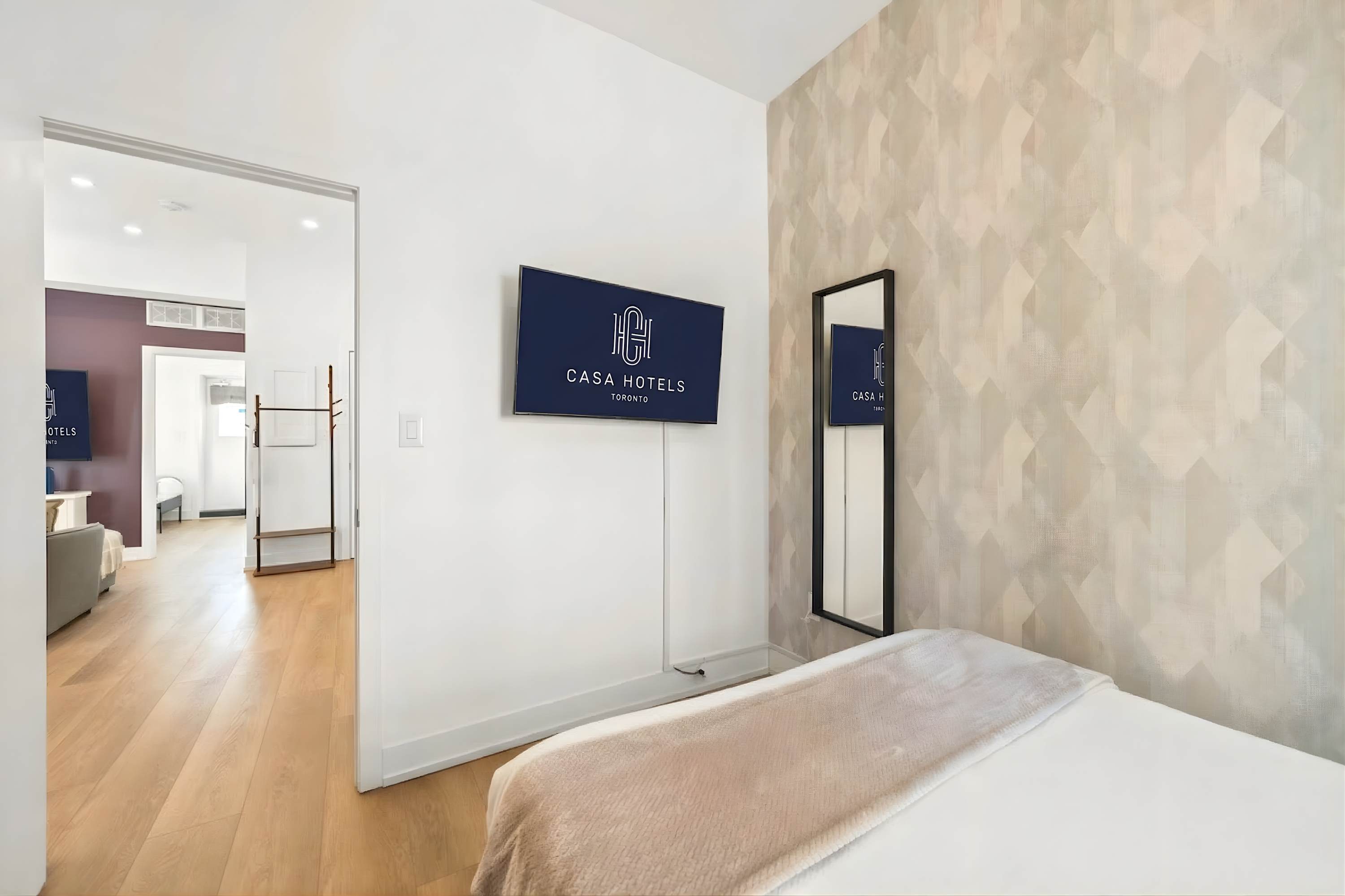 Queen bedroom with Smart TV 2.