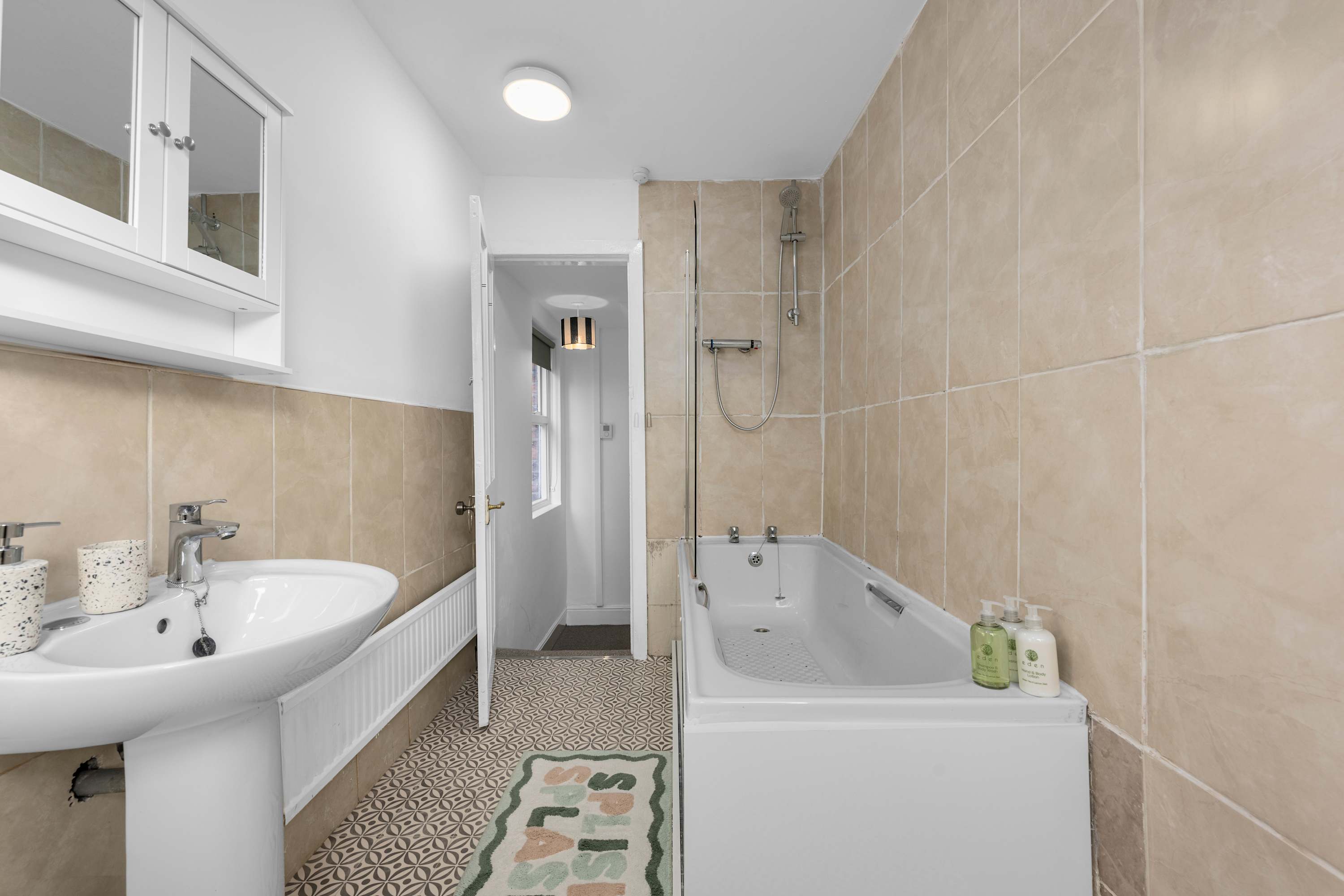 Spacious 5BR Didsbury | Garden, Parking & 58" TV" in Claremont Grove 18 M20 2GL - Property image 28 - VivreStays