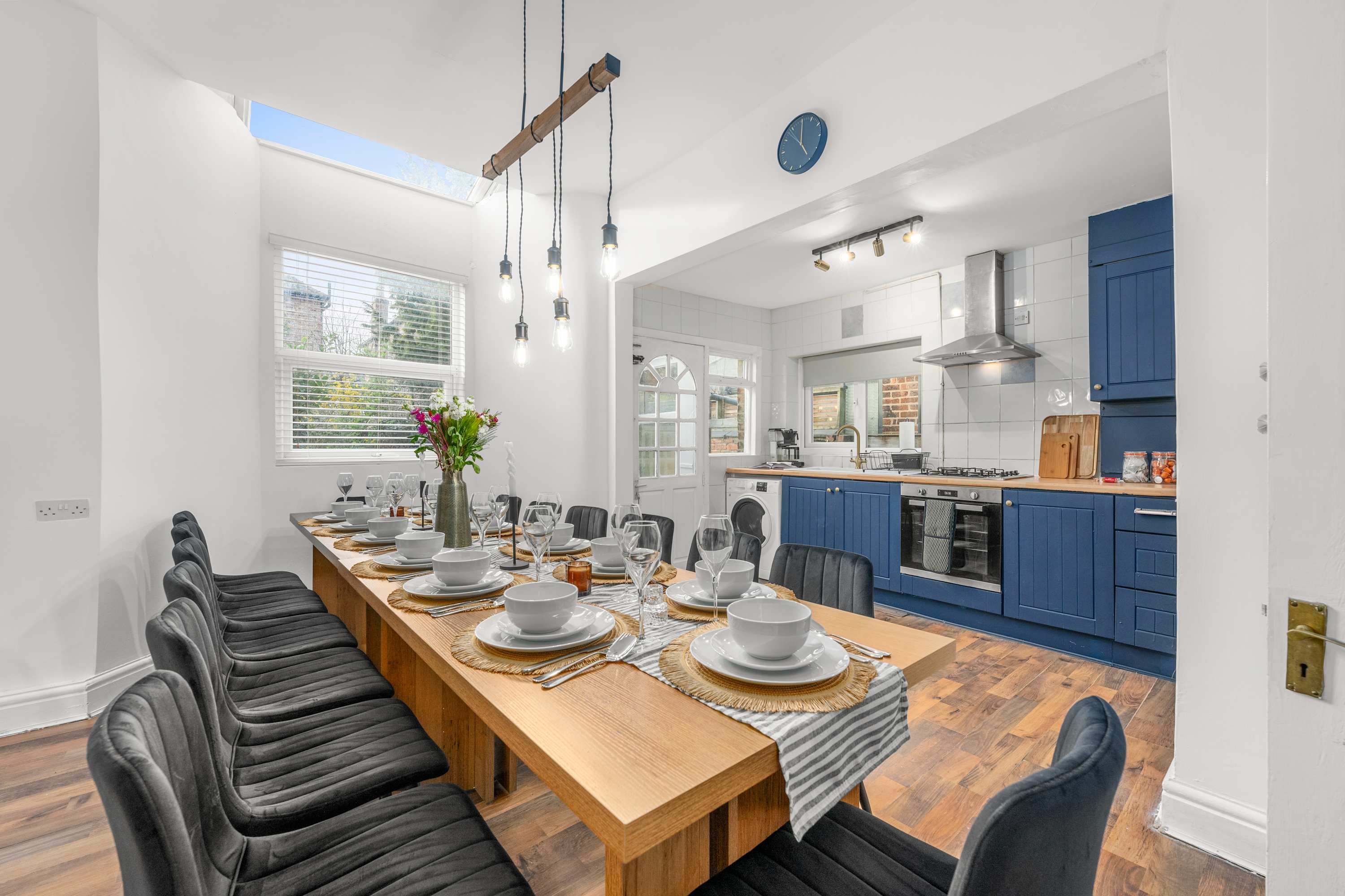 Spacious 5BR Didsbury | Garden, Parking & 58" TV" in Claremont Grove 18 M20 2GL - Property image 3 - VivreStays