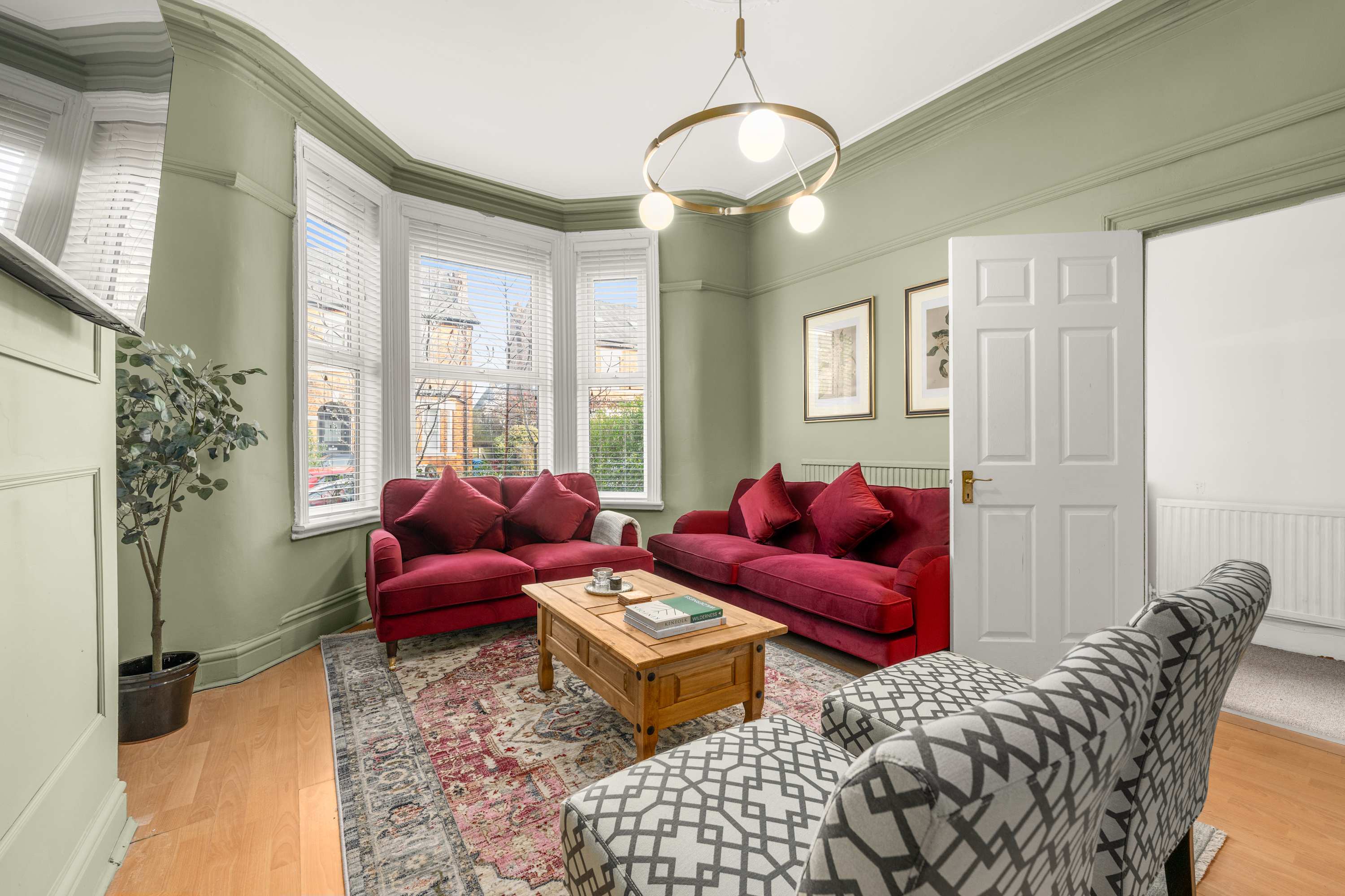 Spacious 5BR Didsbury | Garden, Parking & 58" TV" in Claremont Grove 18 M20 2GL - Property image 21 - VivreStays