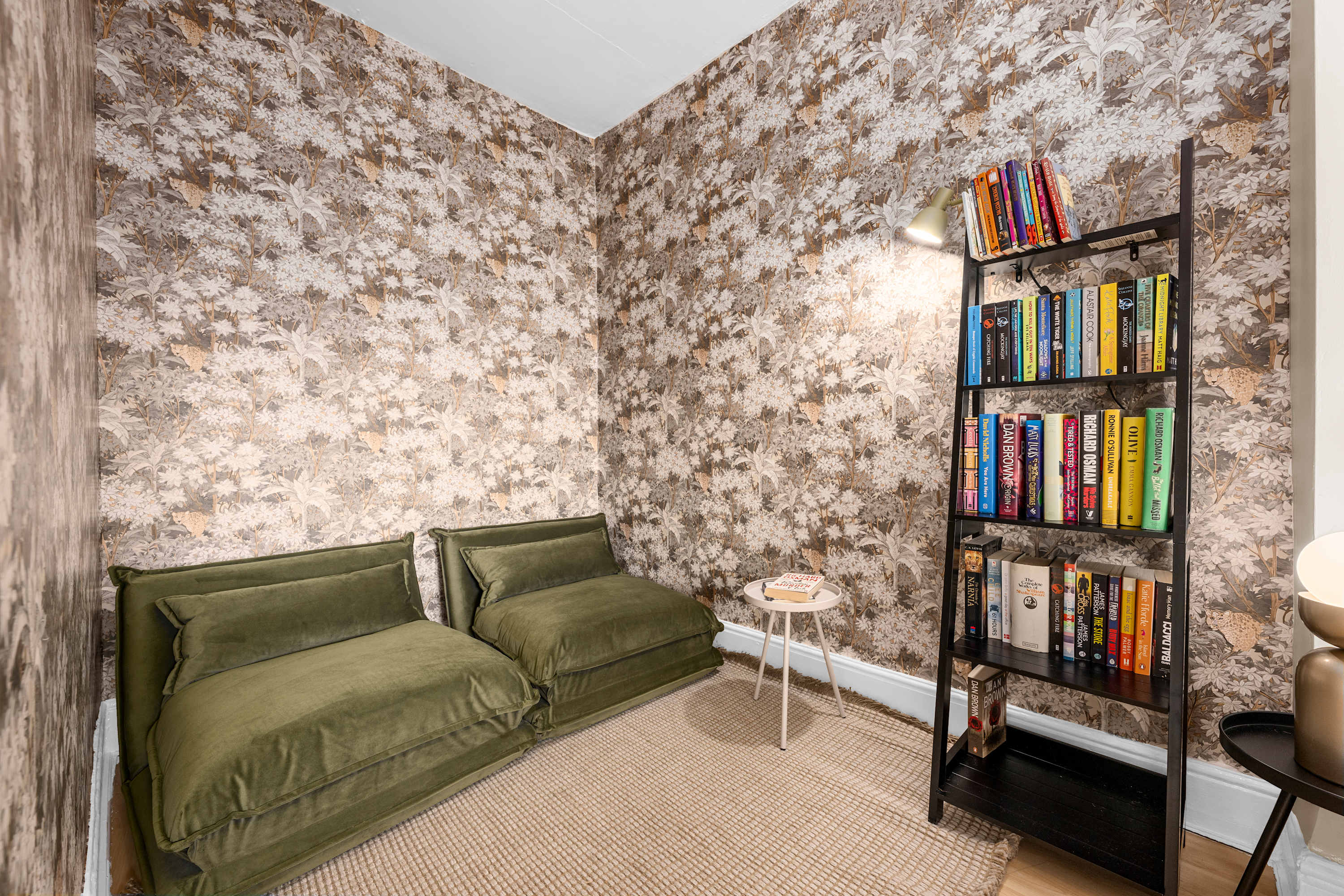 Spacious 5BR Didsbury | Garden, Parking & 58" TV" in Claremont Grove 18 M20 2GL - Property image 14 - VivreStays