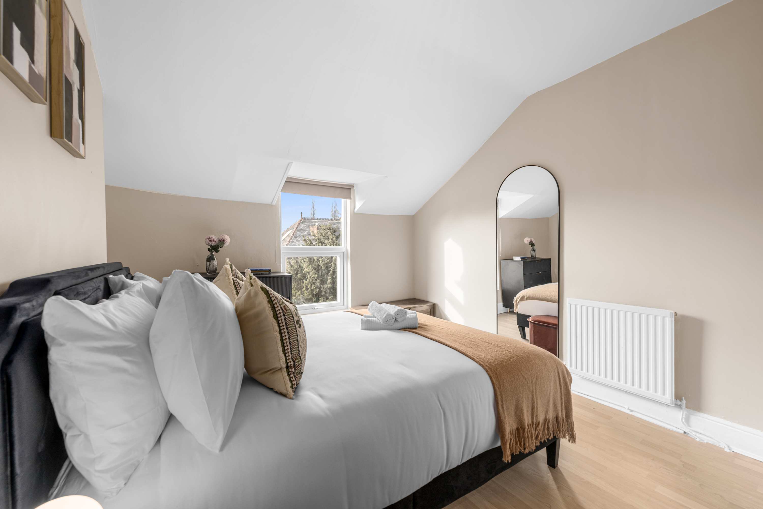 Spacious 5BR Didsbury | Garden, Parking & 58" TV" in Claremont Grove 18 M20 2GL - Property image 36 - VivreStays