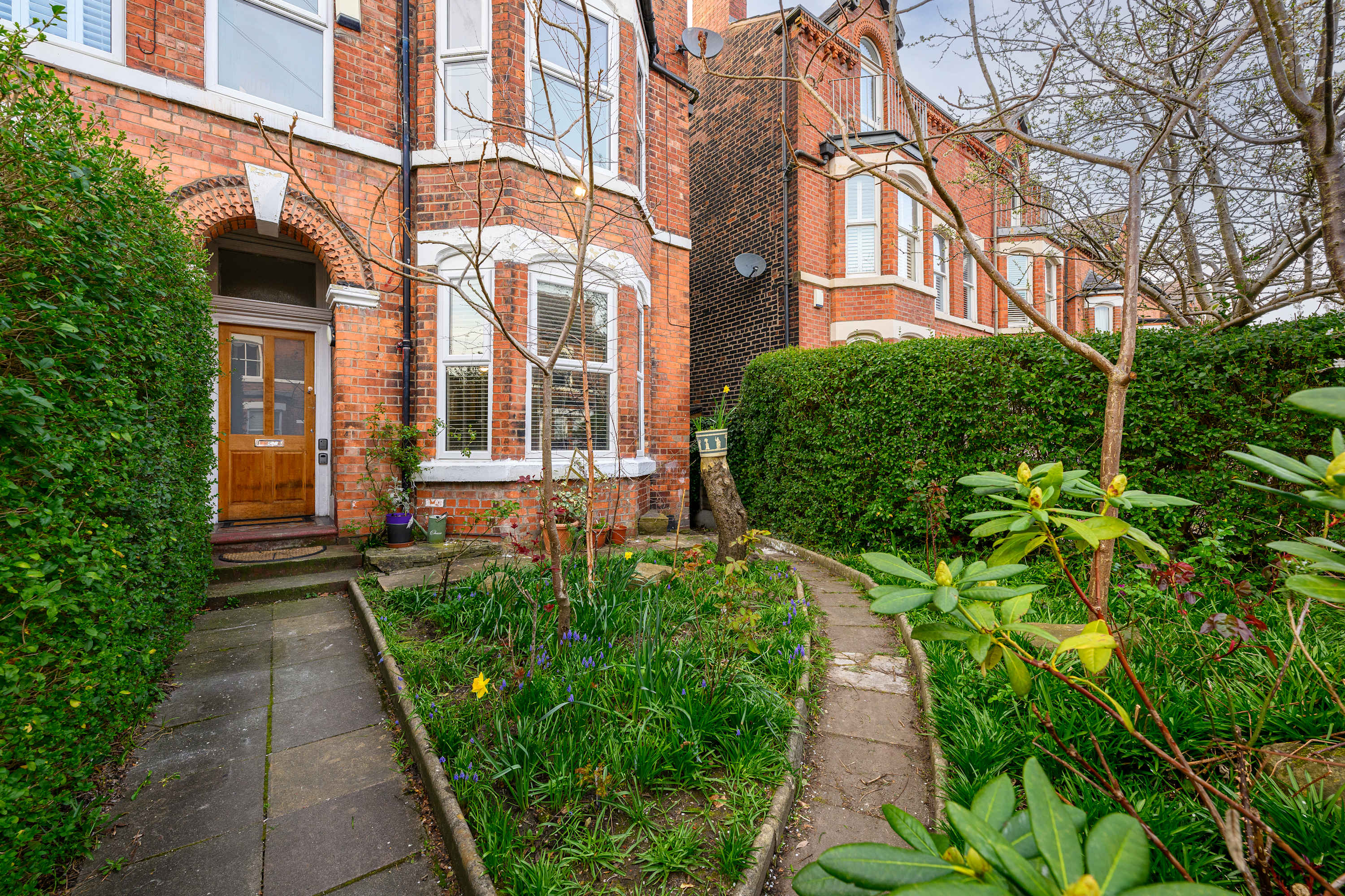 Spacious 5BR Didsbury | Garden, Parking & 58" TV" in Claremont Grove 18 M20 2GL - Property image 17 - VivreStays