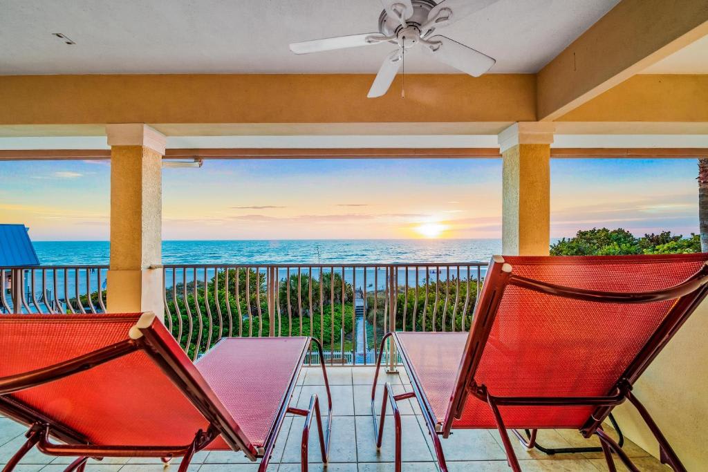 Oceanview 3B Condo w Beach Access & Heated Pool! — Holmes Beach, FL — vacation rental