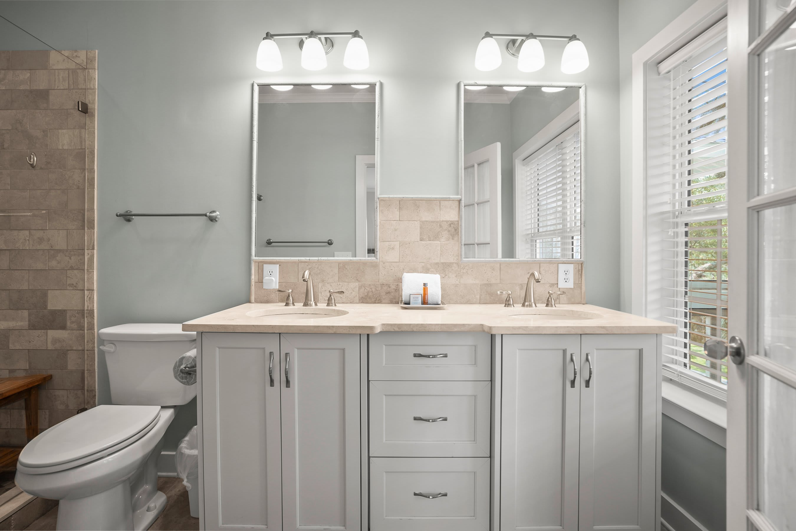 Primary En Suite Bathroom