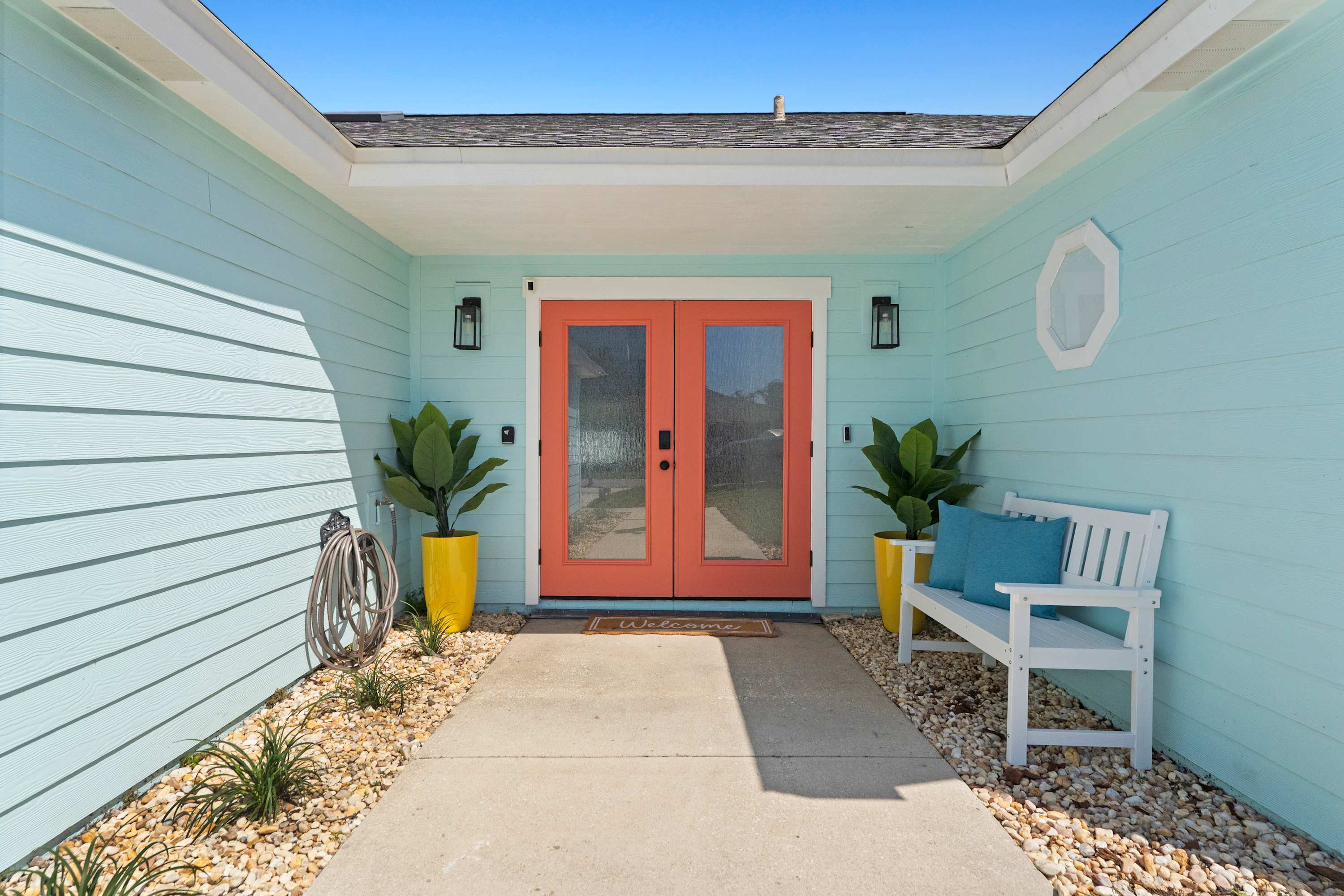 Sparking Pool, Steps to Beach, Game Room, TVs, BBQ