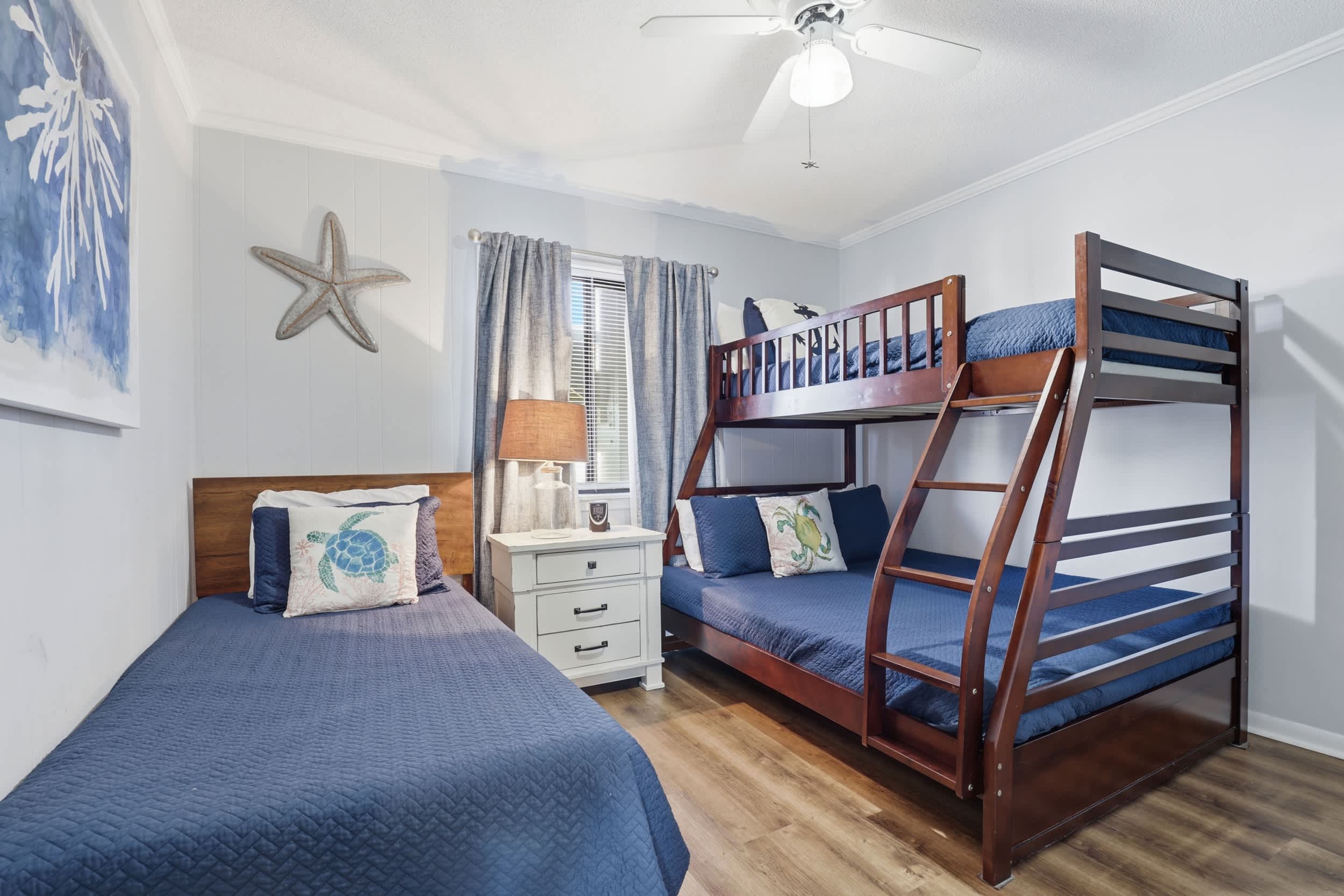 Sea Cabin Shores w Pool View and Ocean Peek