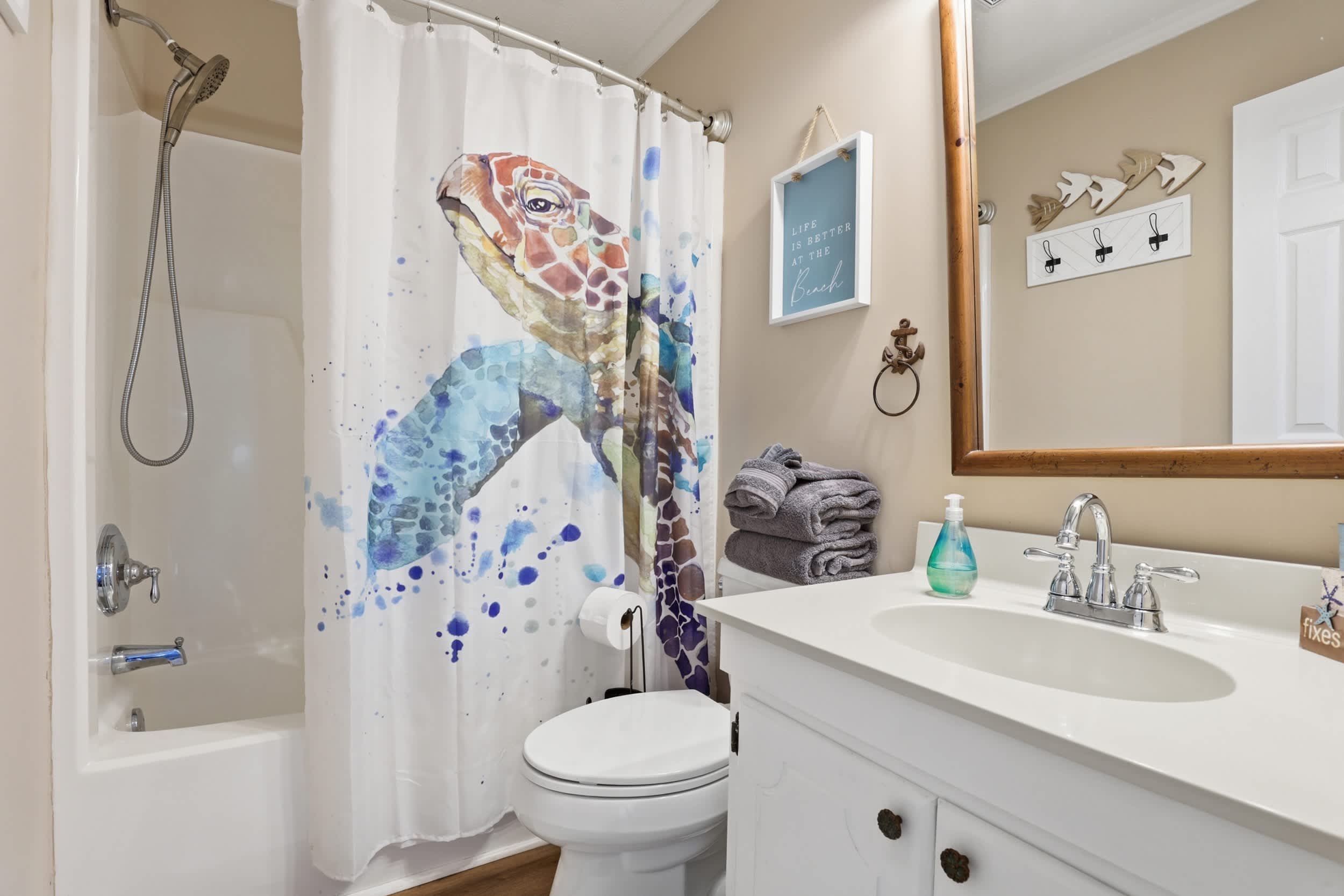 Sea Cabin Shores w Pool View and Ocean Peek