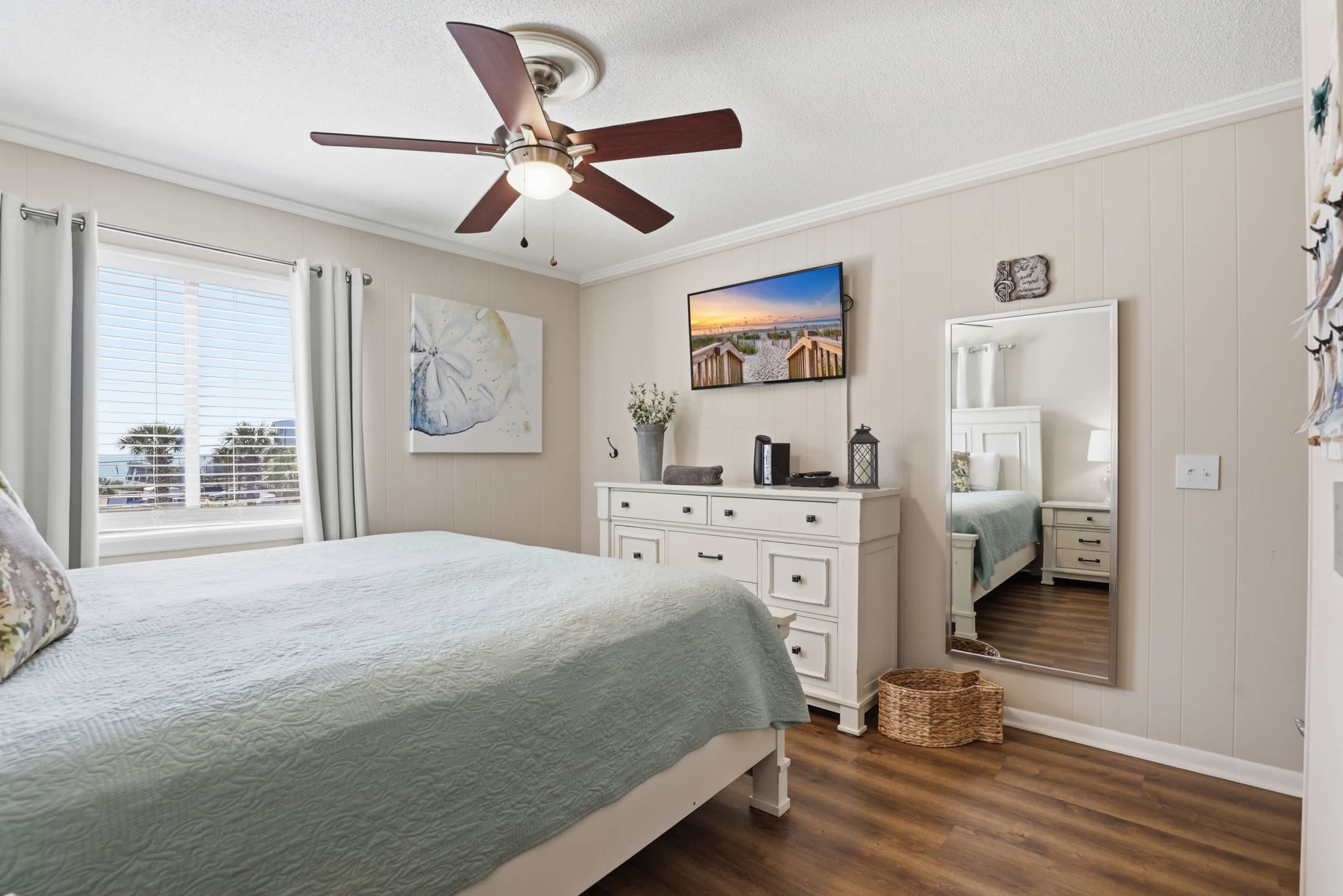 Sea Cabin Shores w Pool View and Ocean Peek