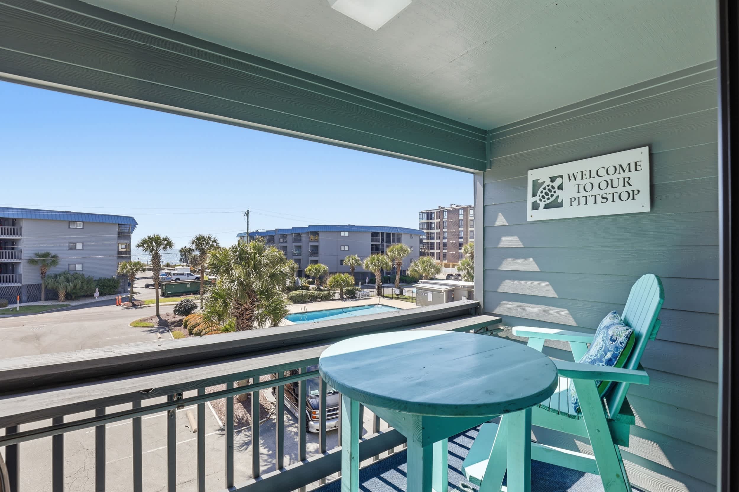 Sea Cabin Shores w Pool View and Ocean Peek