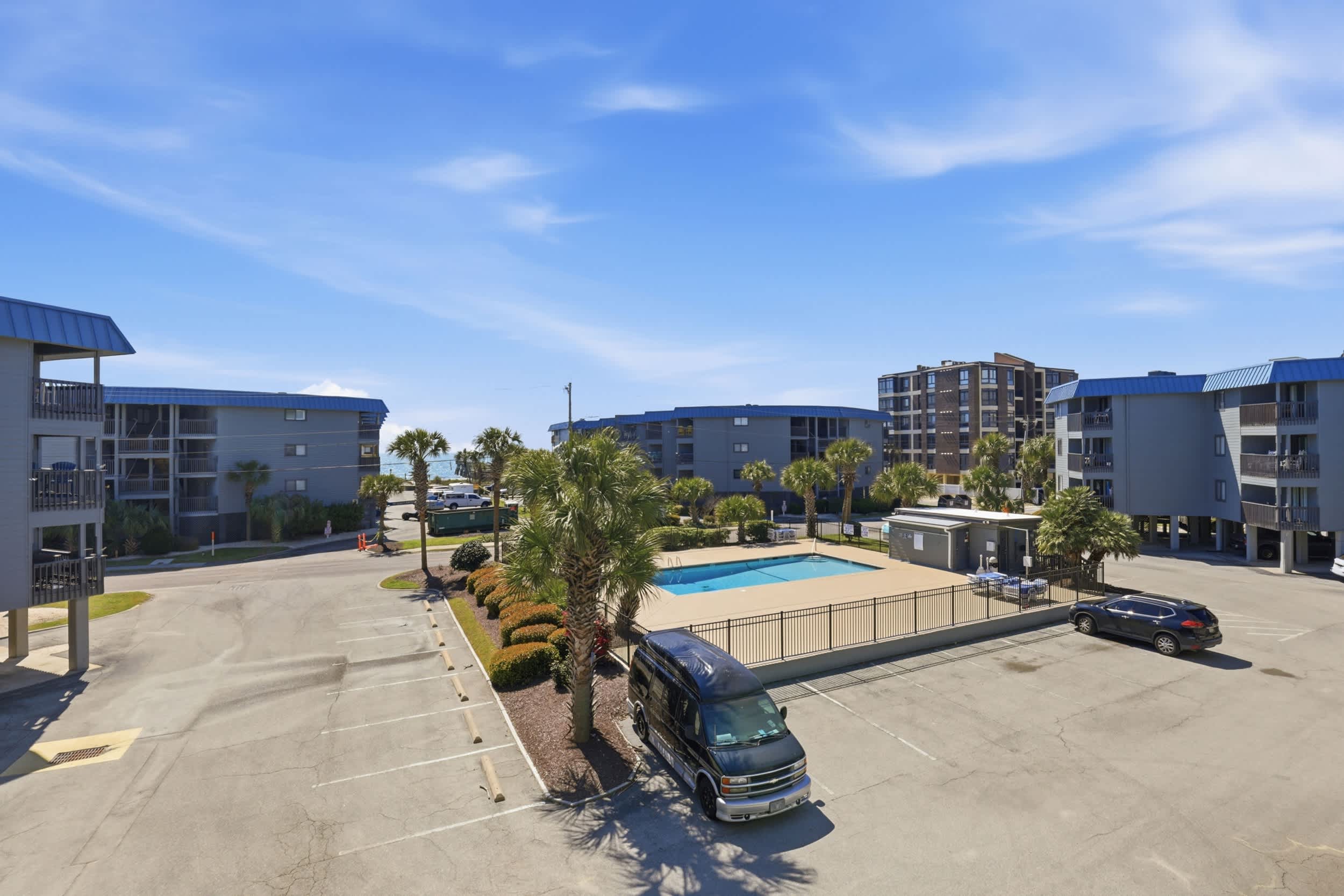 Sea Cabin Shores w Pool View and Ocean Peek