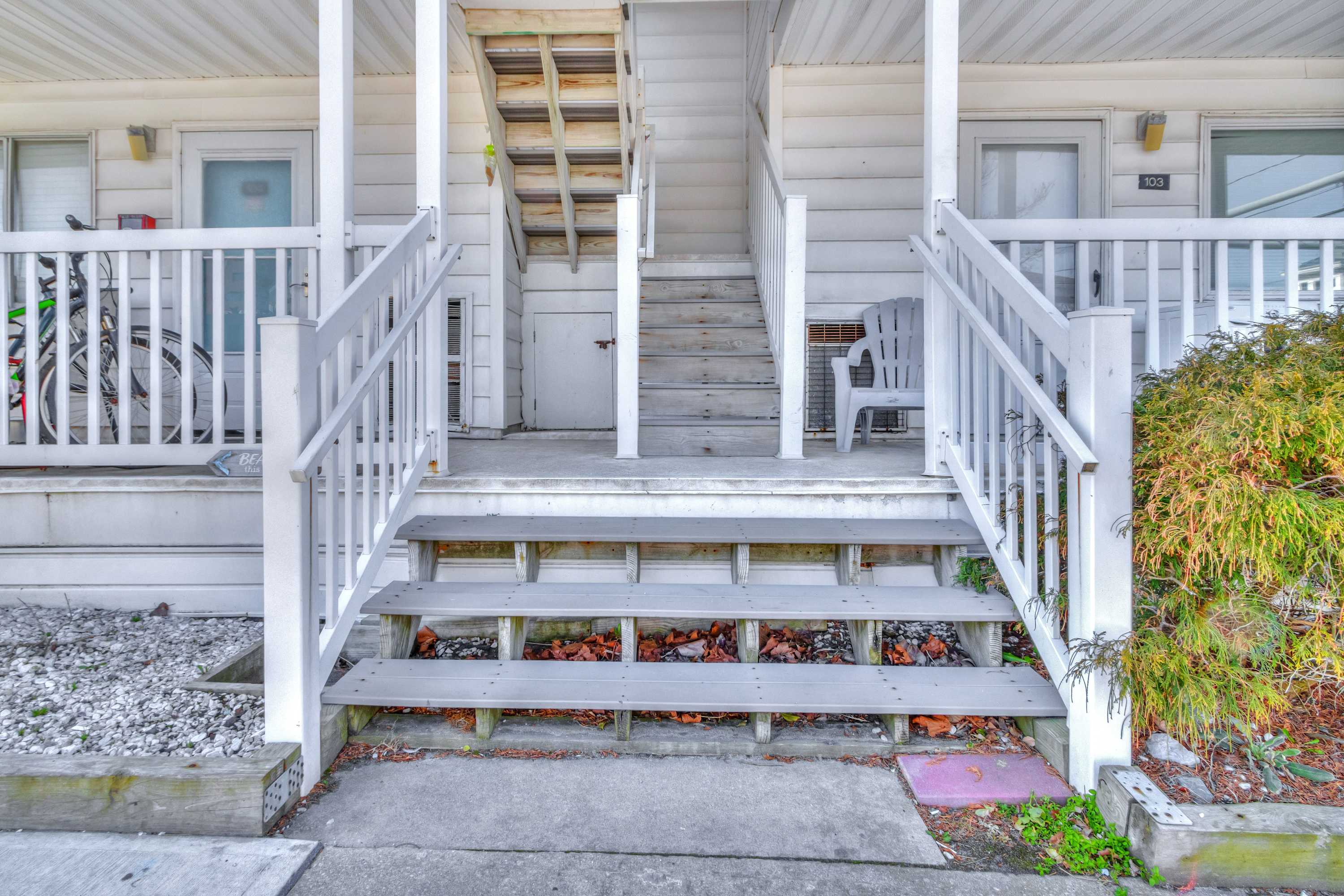 Sand Pebbles 204