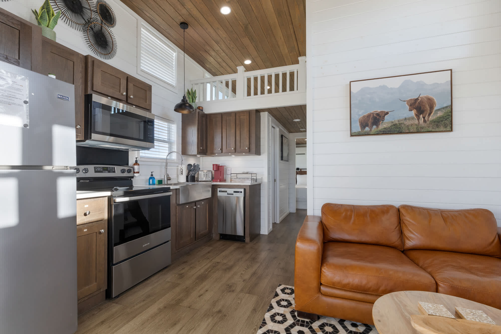 Grace's Joy | 2 Bedrooms + Loft | Electric Fireplace - Texas