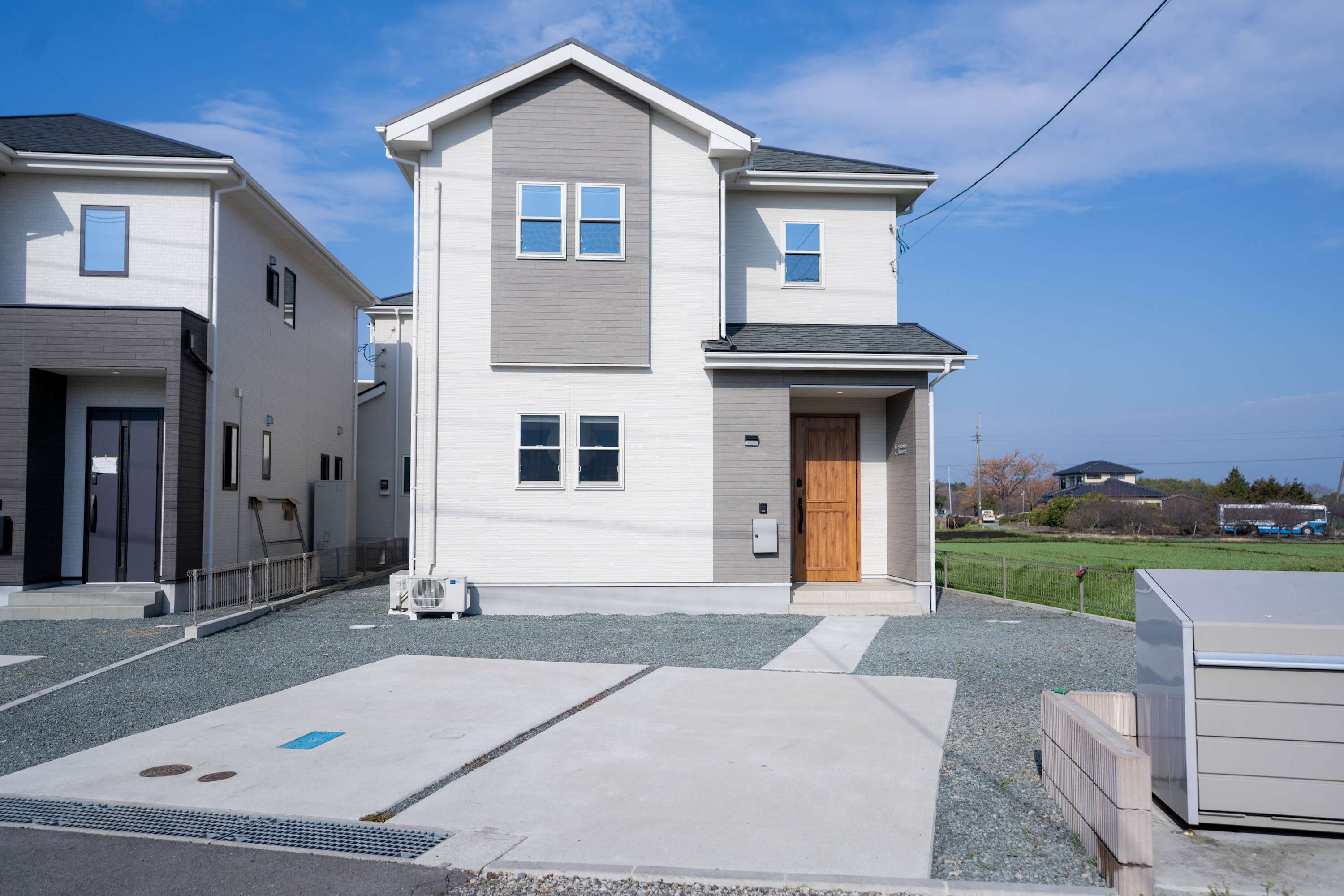 Restavio Ozu 052 Modern 4BR Stay in Ozu Hachikubo for 11 Guests