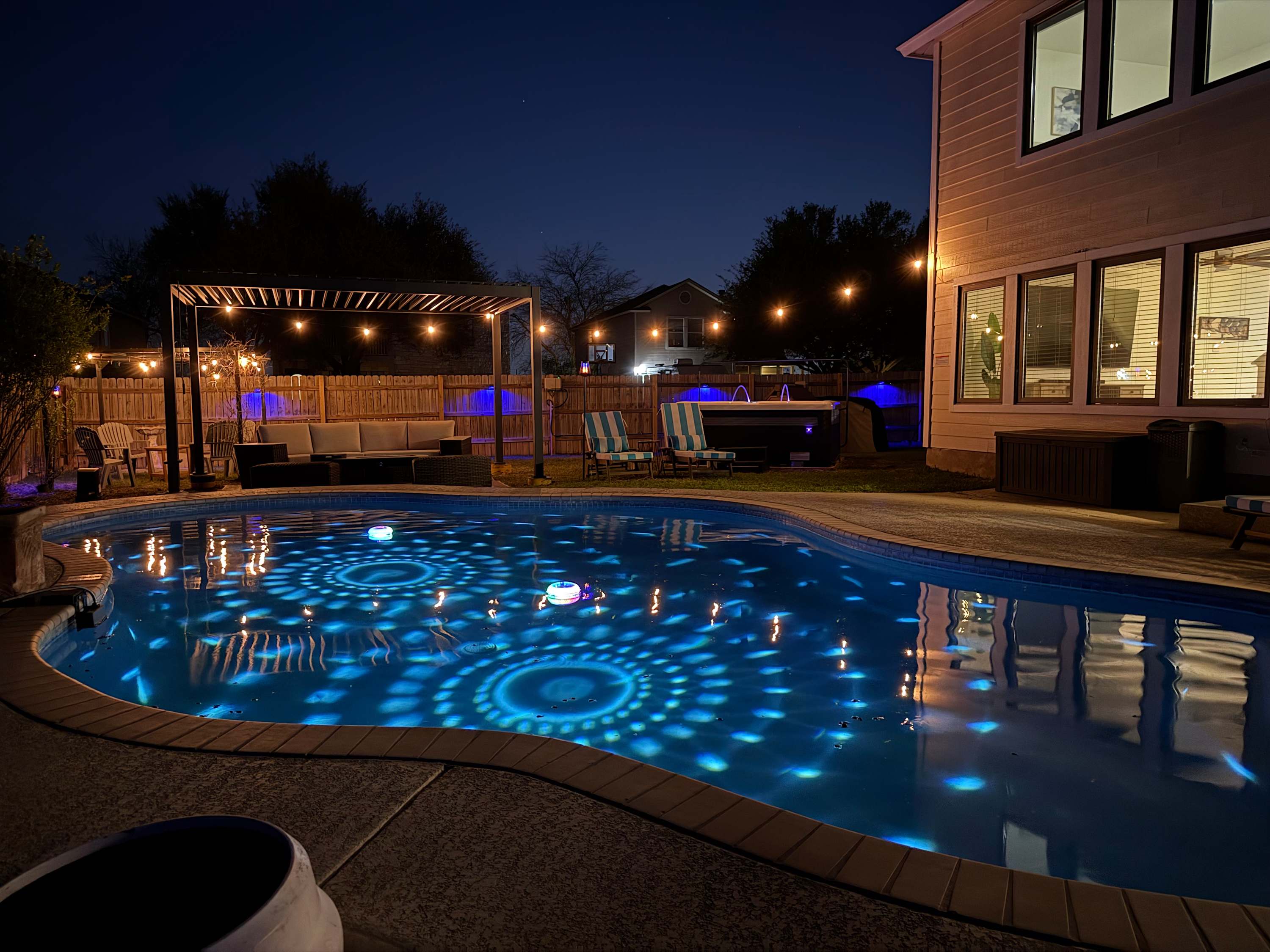 Georgian 5BR Retreat Heat / Chilled Pool + Hot Tub — Georgetown, TX — vacation rental