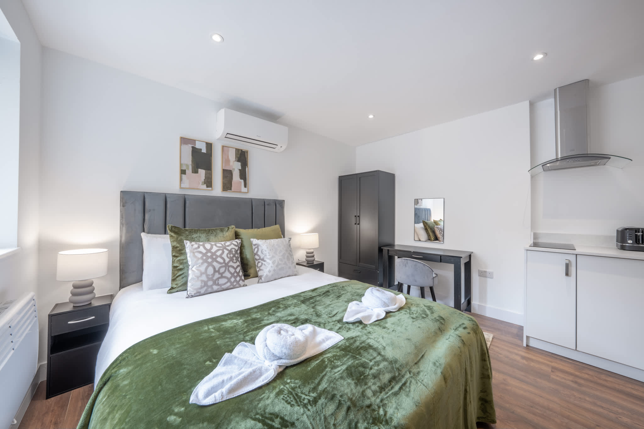 Modern Studio in Knightsbridge in Beaufort Gardens SW3 1QH - Property image 2 - VivreStays