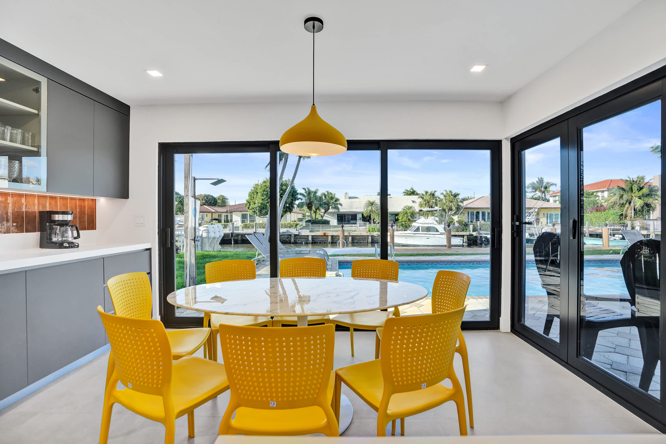 Villa by the Sea🌴 🌊 Luxury Coastal Retreat - 5 Minute walk to beach
