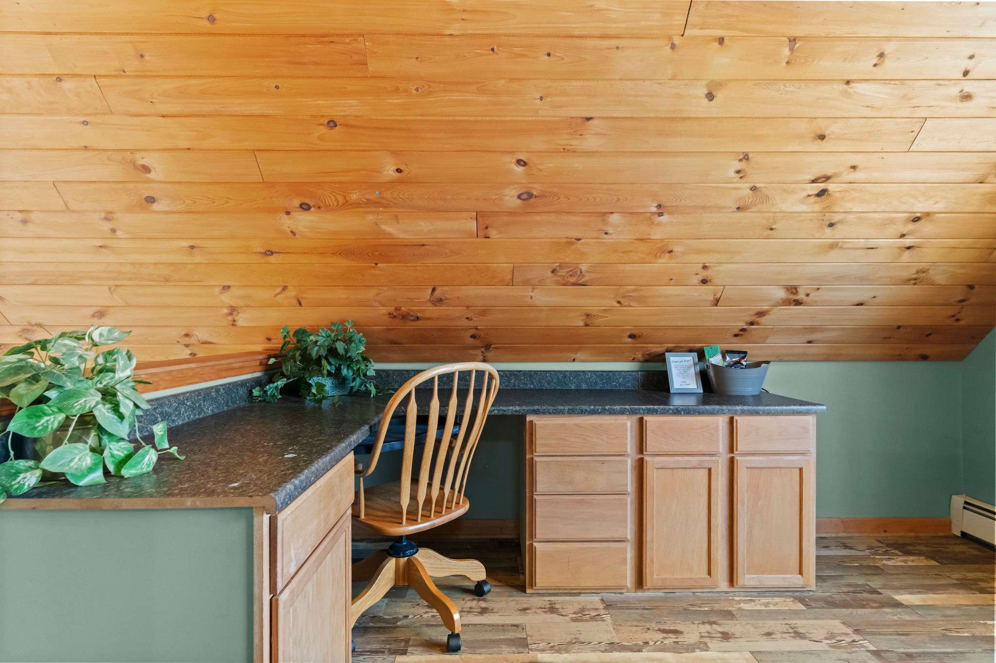A tucked-away workspace in the loft for catching up while on vacation