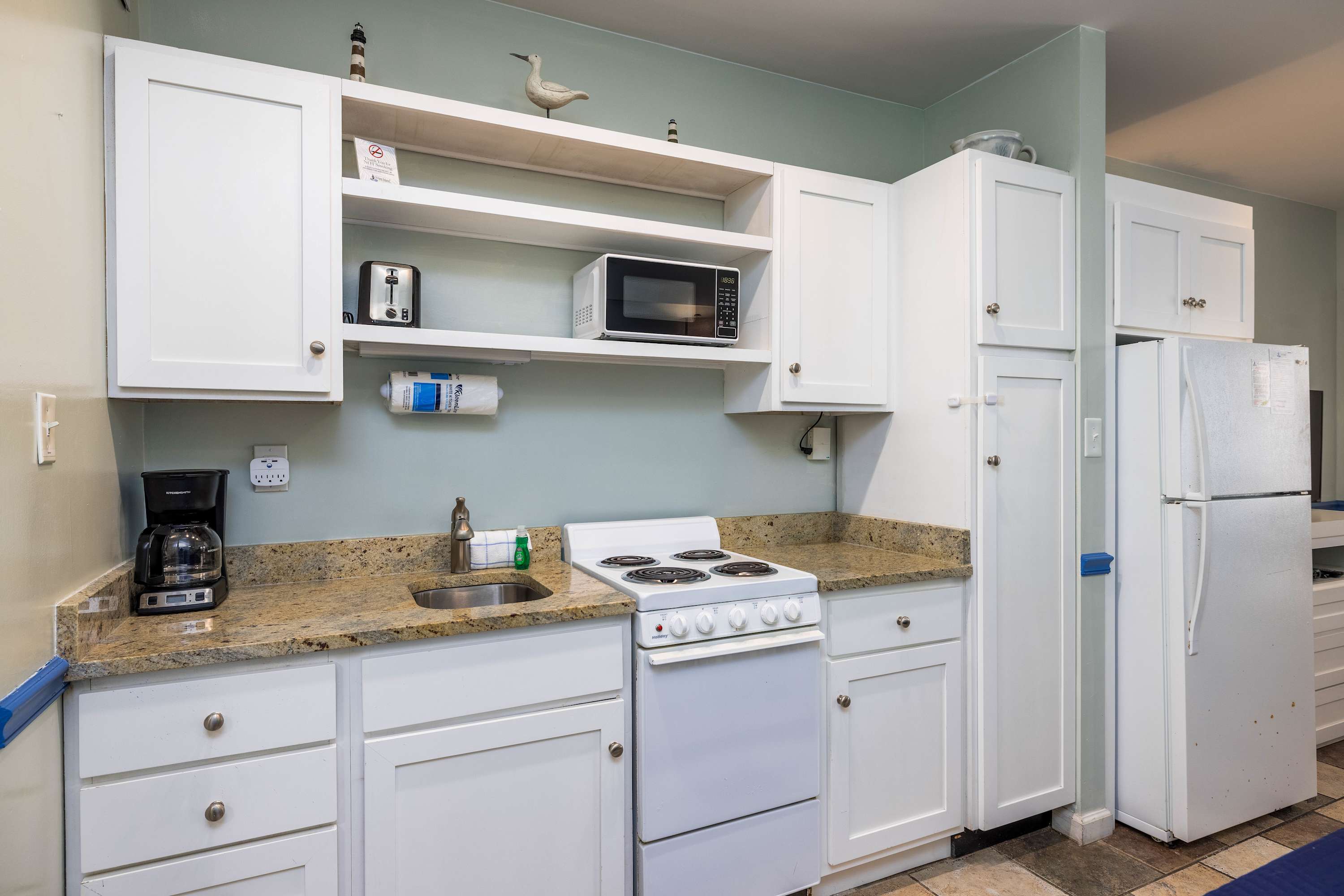 504 Sunsuite | Photo 6