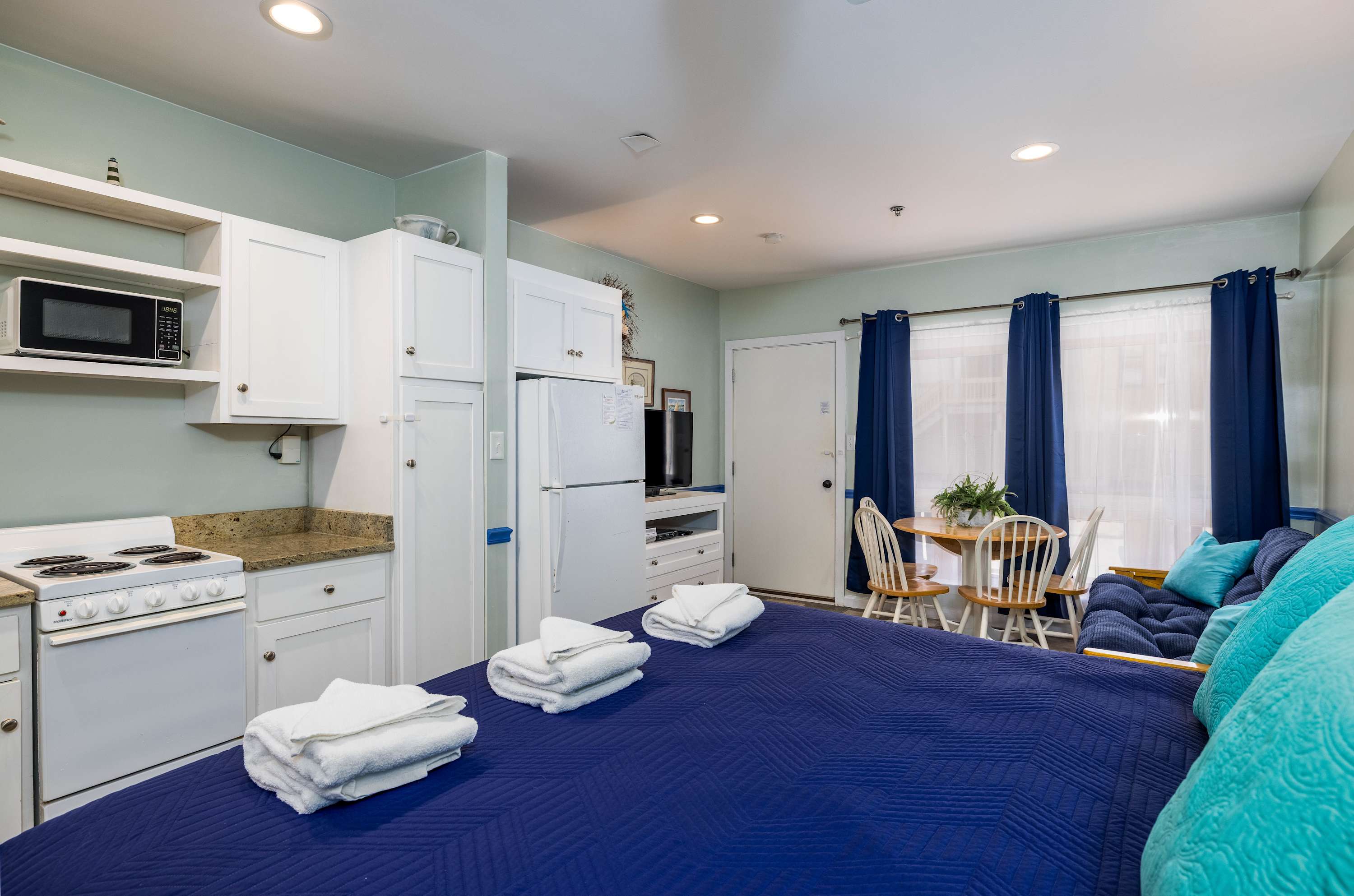 504 Sunsuite | Photo 9