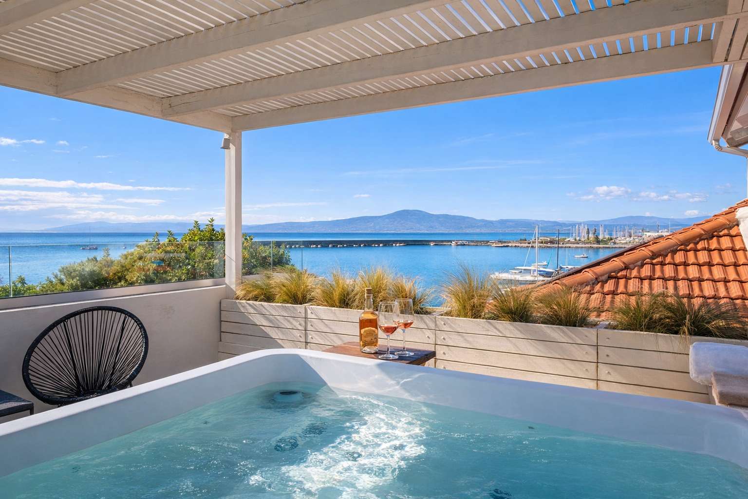 Panellinion Hotel, Seaview Suite & Private Jacuzzi — Kalamata — vacation rental