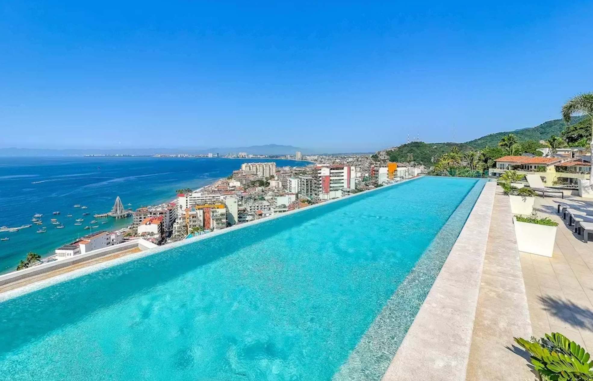 Las Verandas | Ocean View · Rooftop Infinity Pool