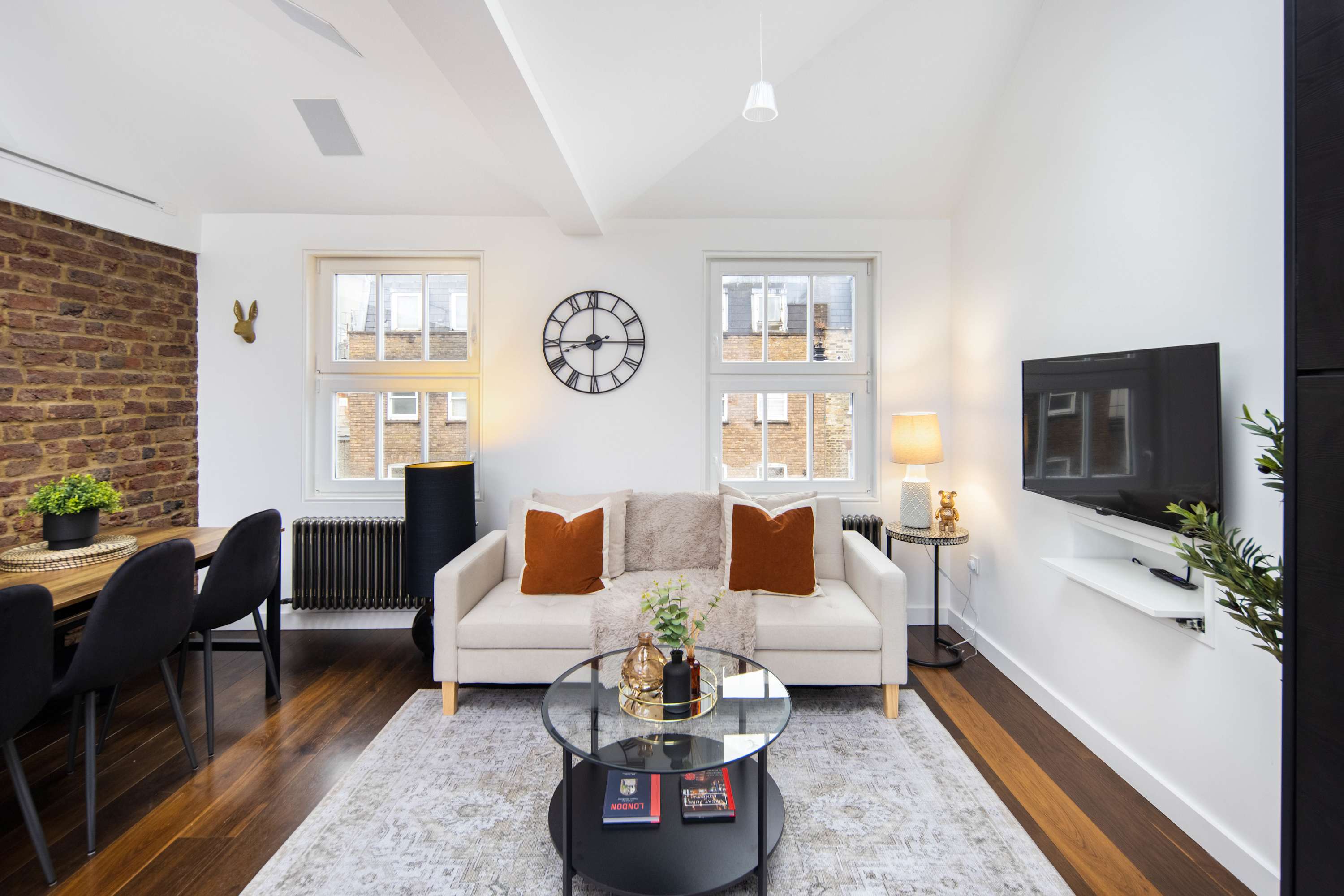 1 Min Walk to Euston Station | Modern Townhouse
