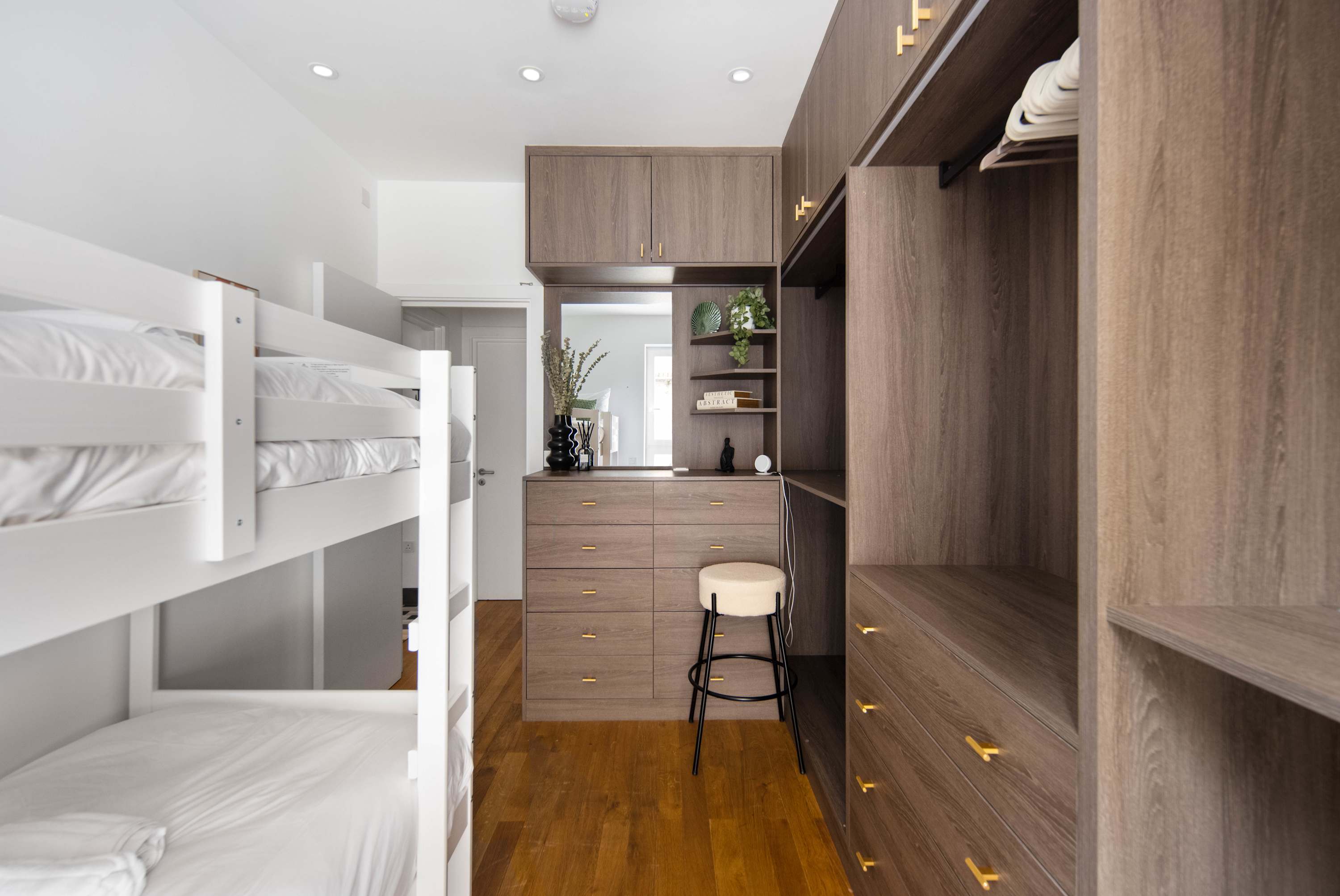 1 Min Walk to Euston Station | Modern Townhouse