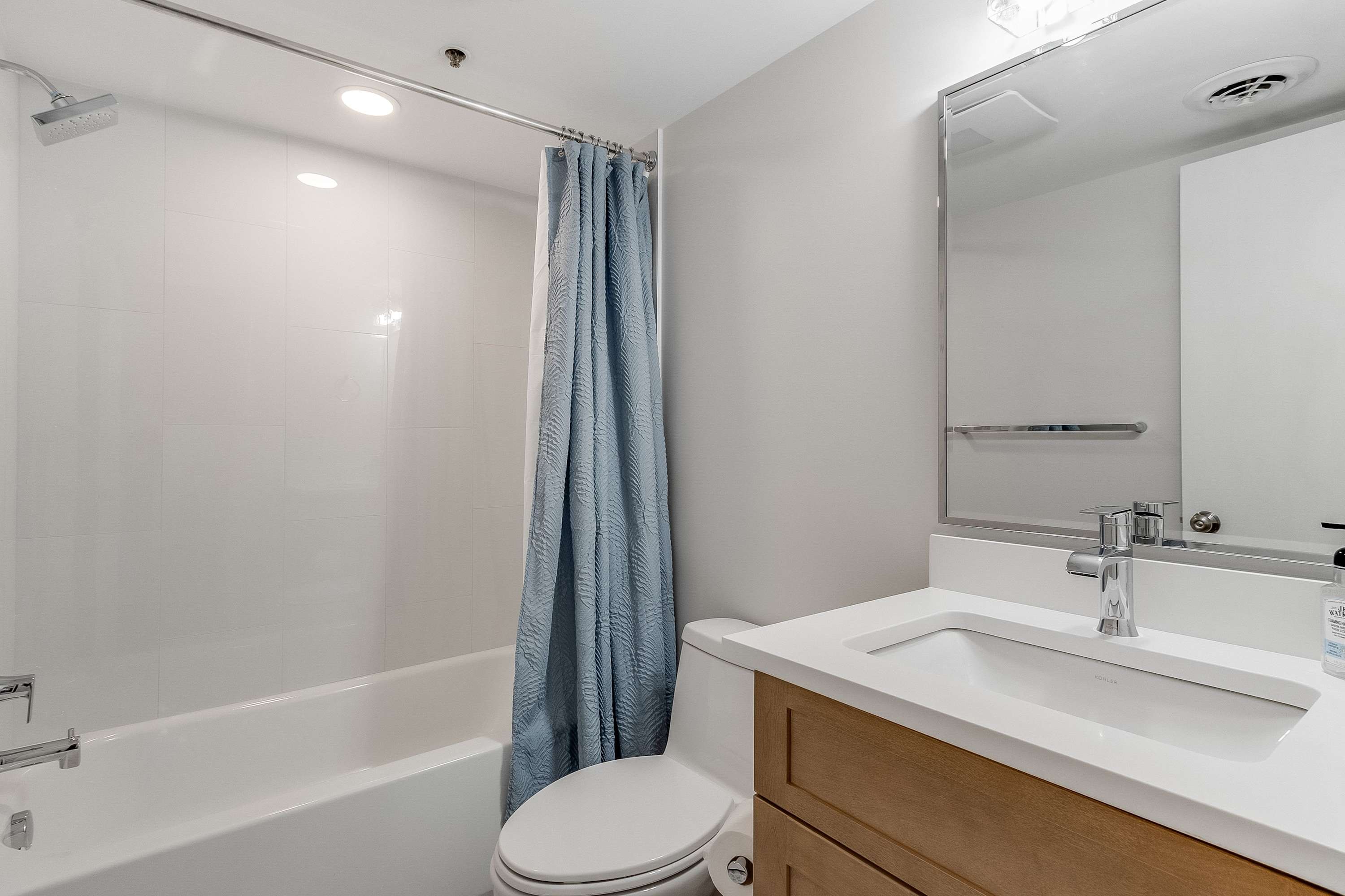 Marigot Beach 711, Ocean Front 2 bedroom