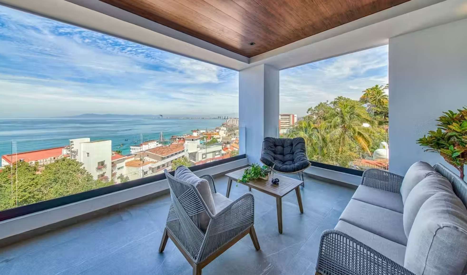 Las Verandas | Ocean View · Rooftop Infinity Pool