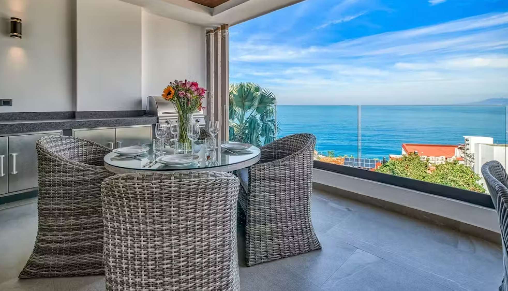 Las Verandas | Ocean View · Rooftop Infinity Pool