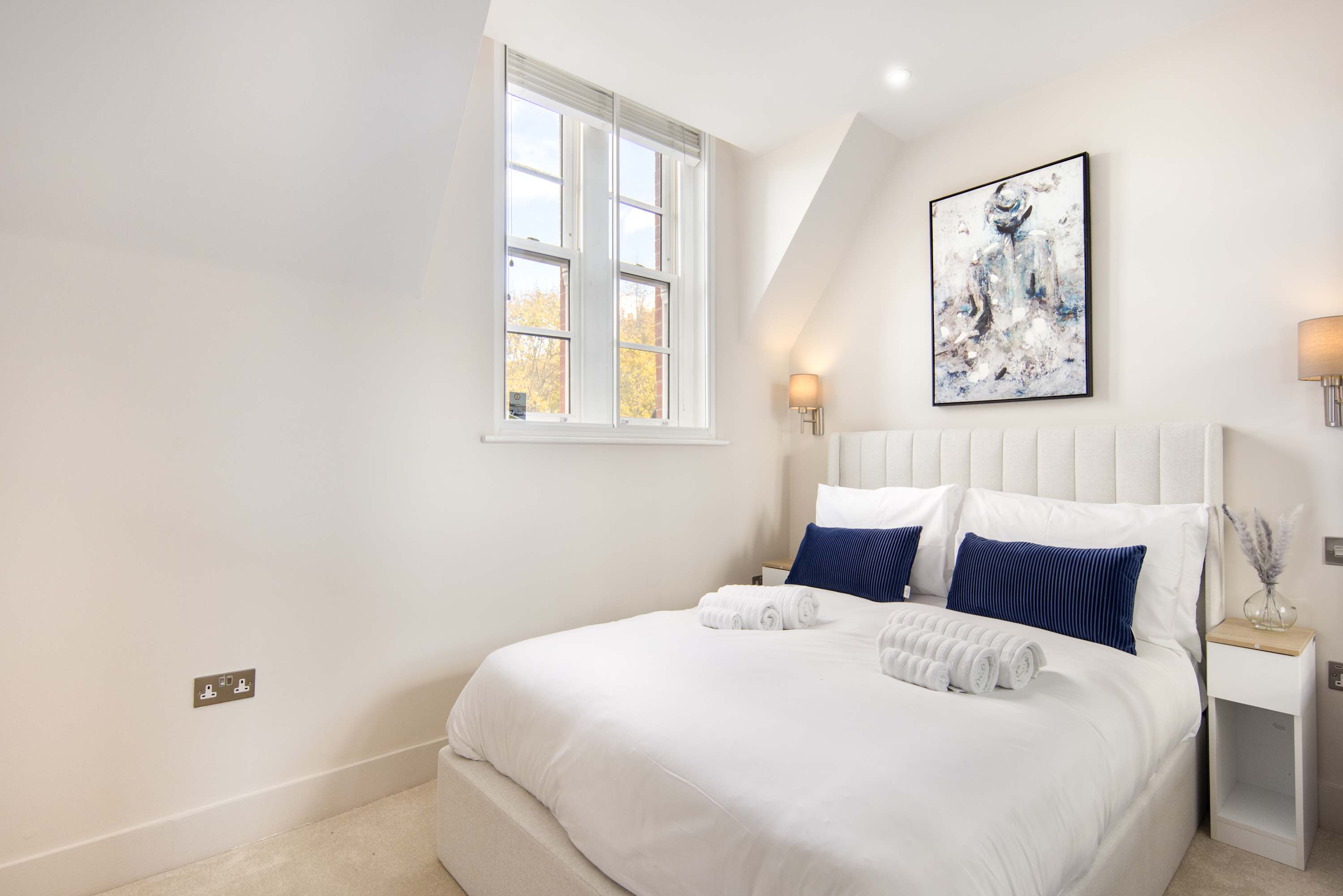 5 Mins Walk to Battersea Park | Battersea Retreat
