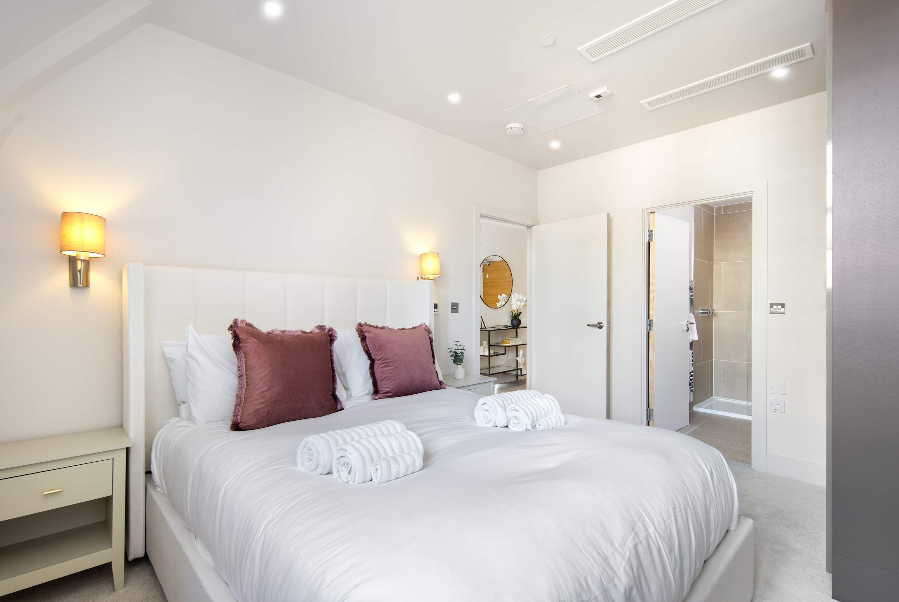 5 Mins Walk to Battersea Park | Battersea Retreat