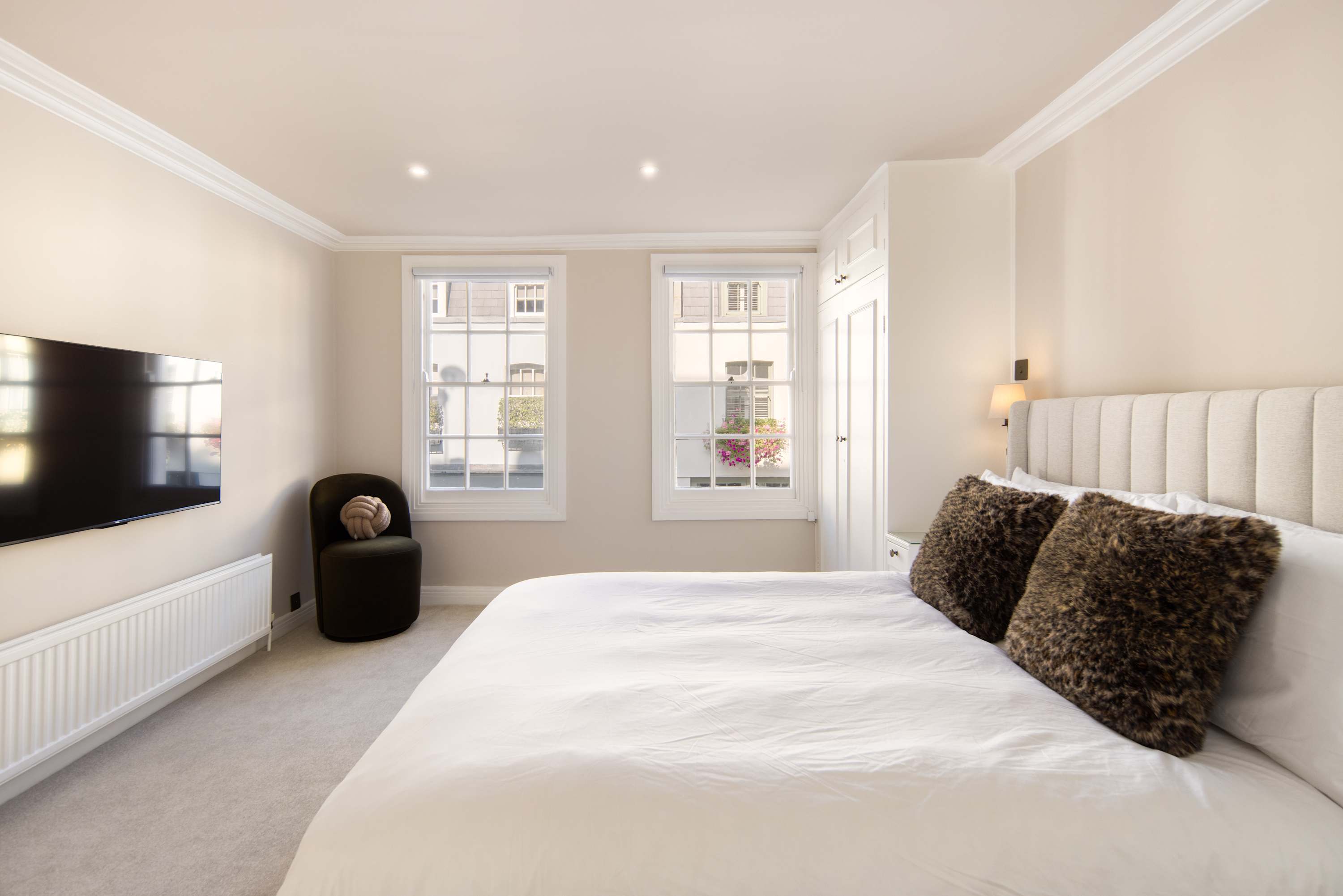 10 Mins Walk to Harrods | Belgravia Mews House