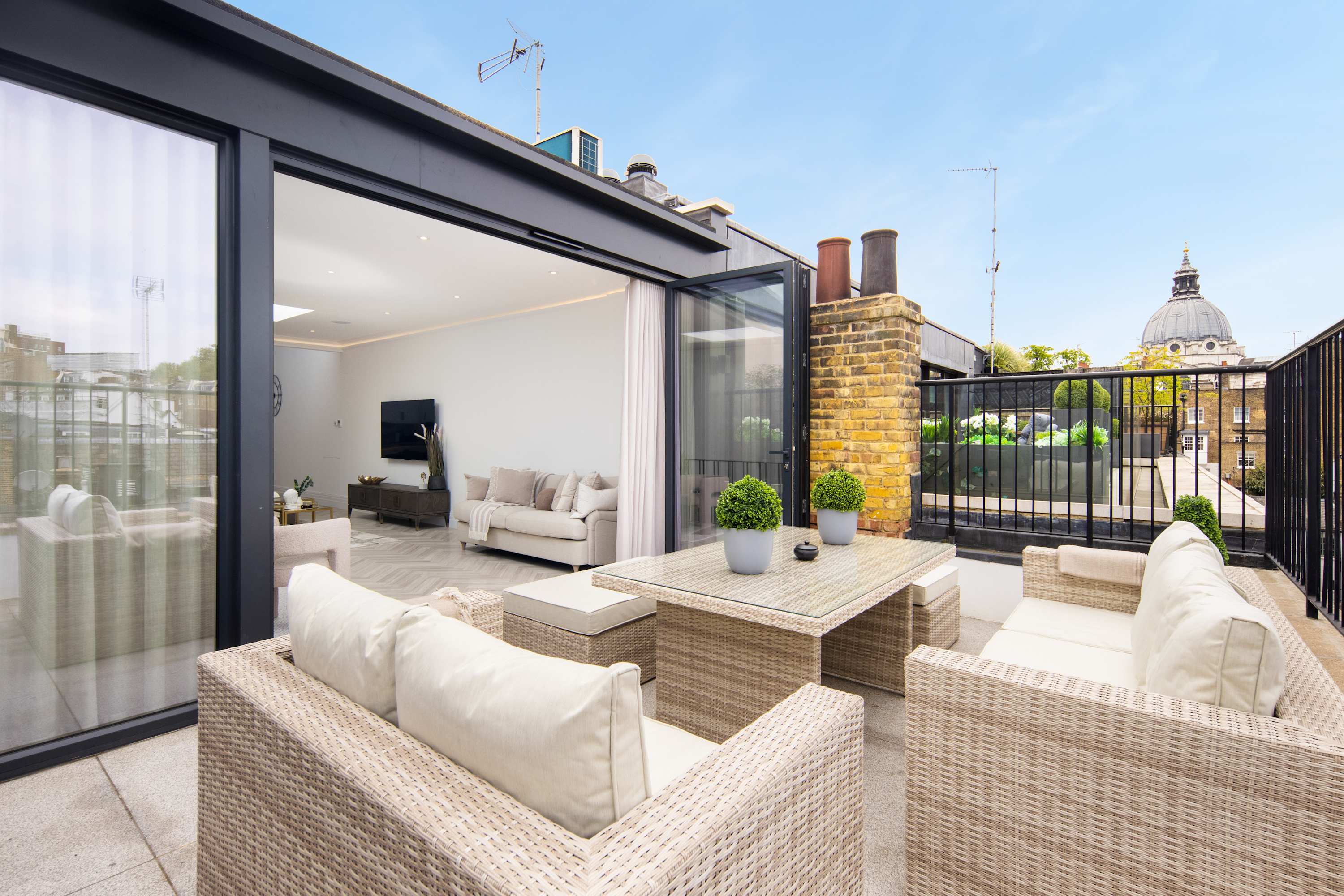 1 Min Walk to Harrods | Knightsbridge Duplex
